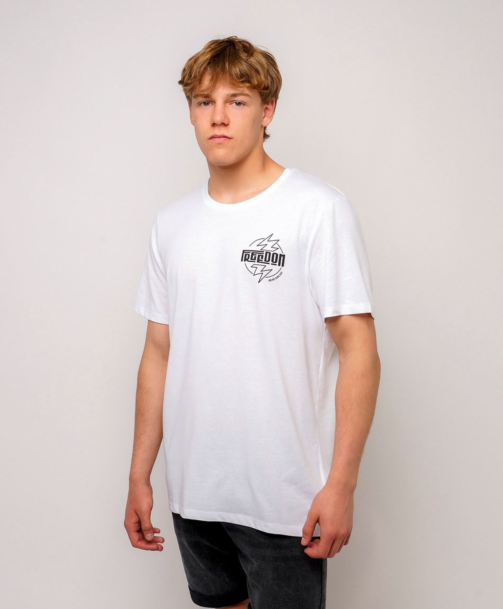 Polera hombre doble estampado freedom Polera hombre doble estampado freedom