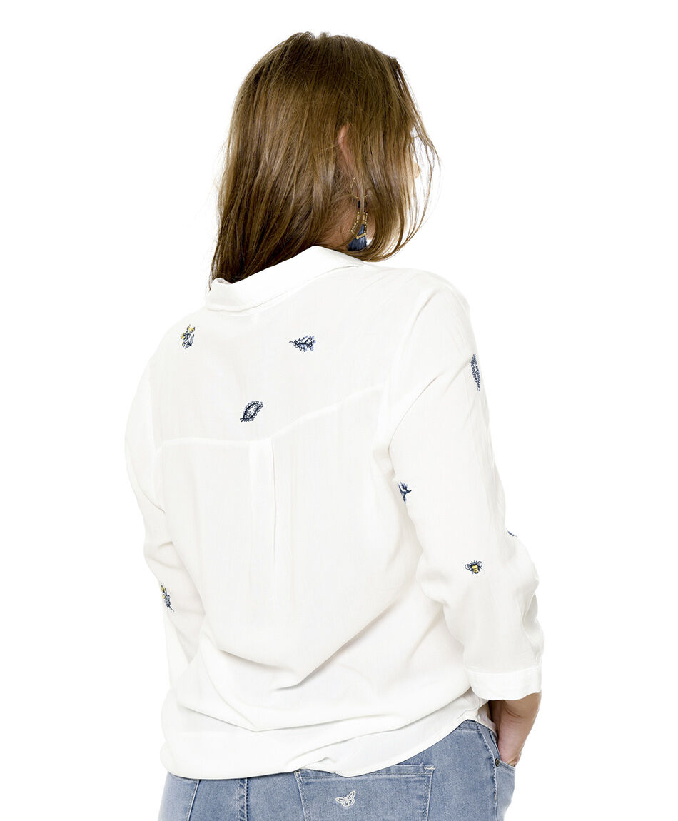 Blusa bordada