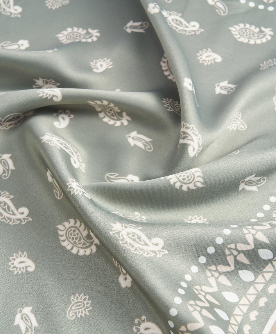 Pa&ntilde;uelo mujer mandala verde