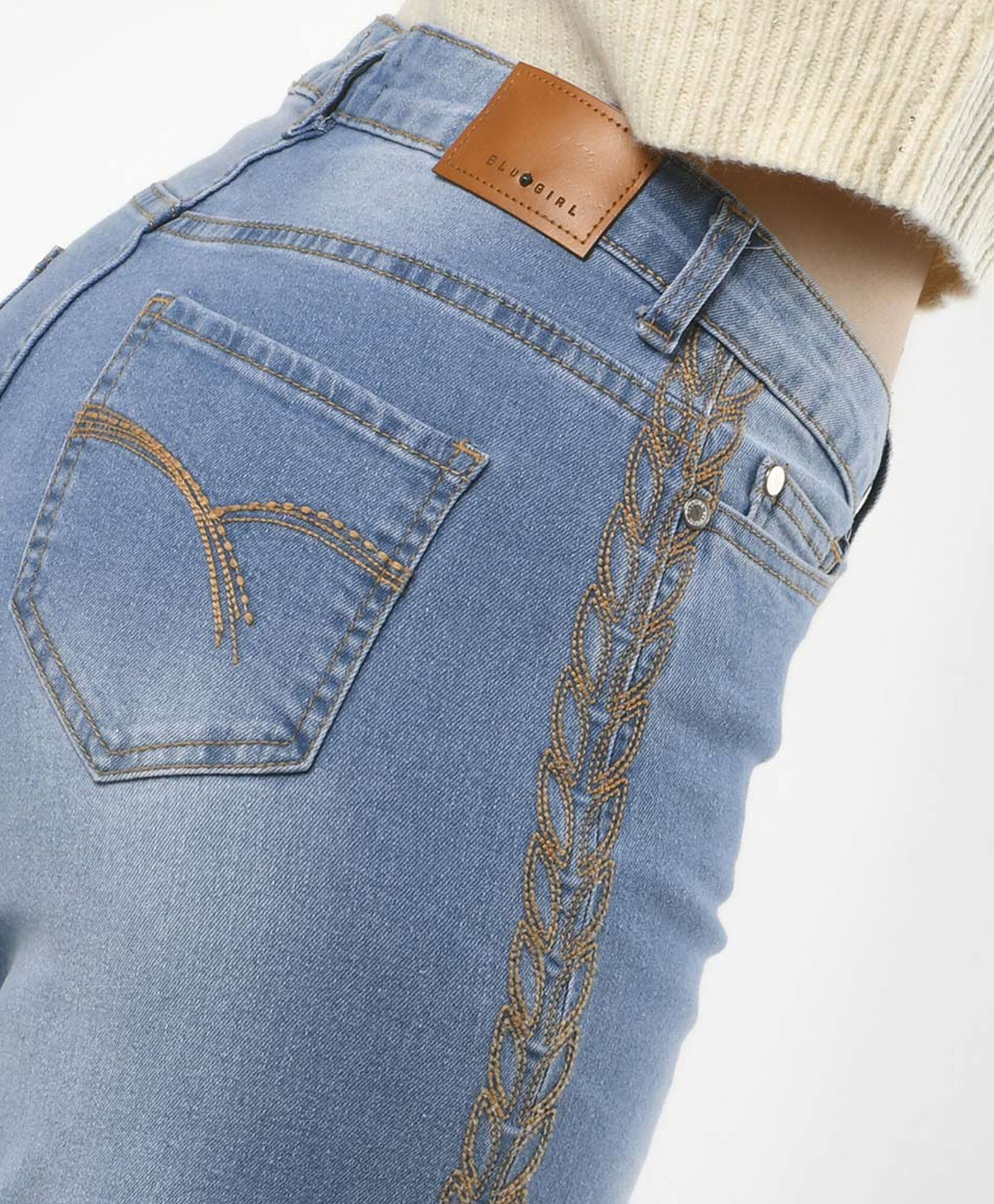 Jeans mujer lateral bordado wide Jeans mujer lateral bordado wide