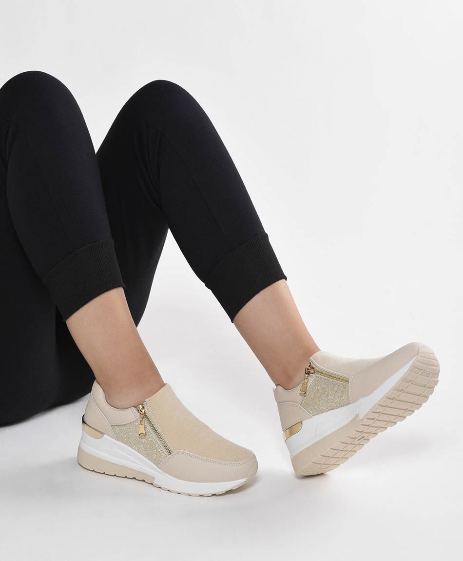 Zapatilla mujer cierre dorado plataforma