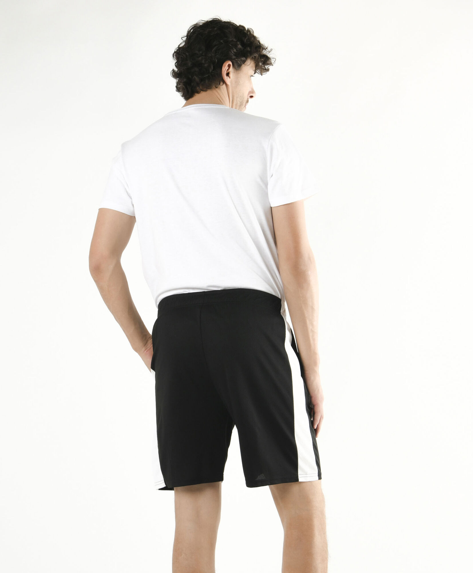 Short deportivo hombre línea lateral Short deportivo hombre línea lateral