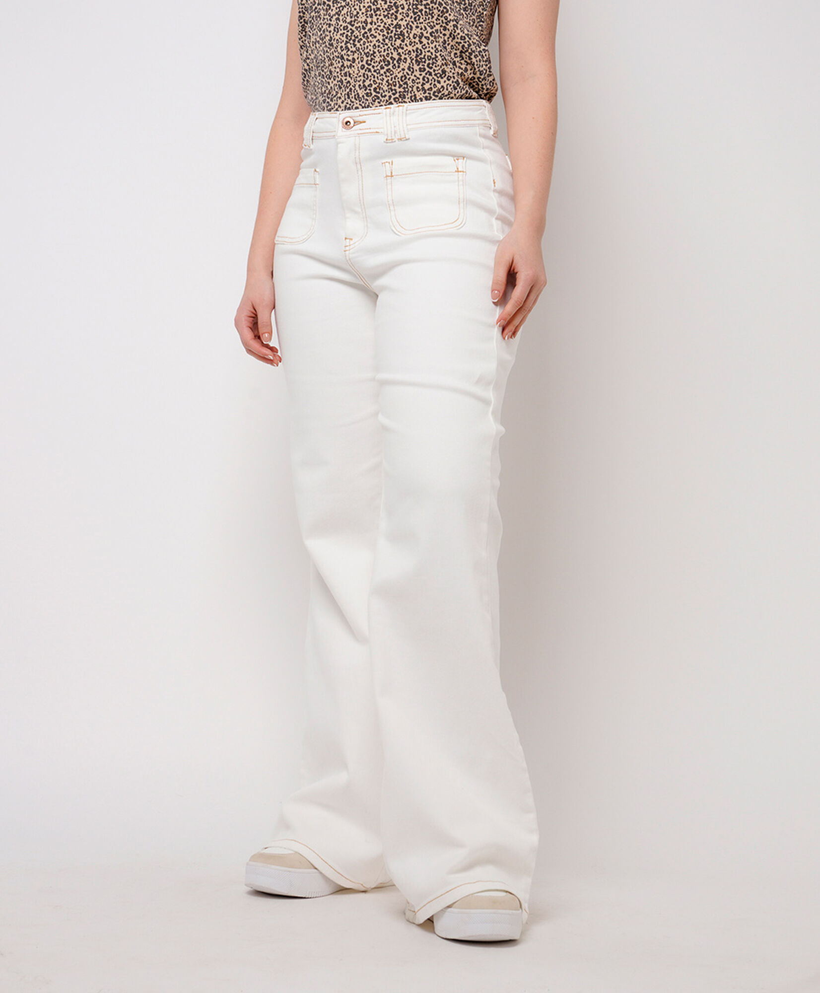 Jeans mujer bolsillo cuadrado wide Jeans mujer bolsillo cuadrado wide