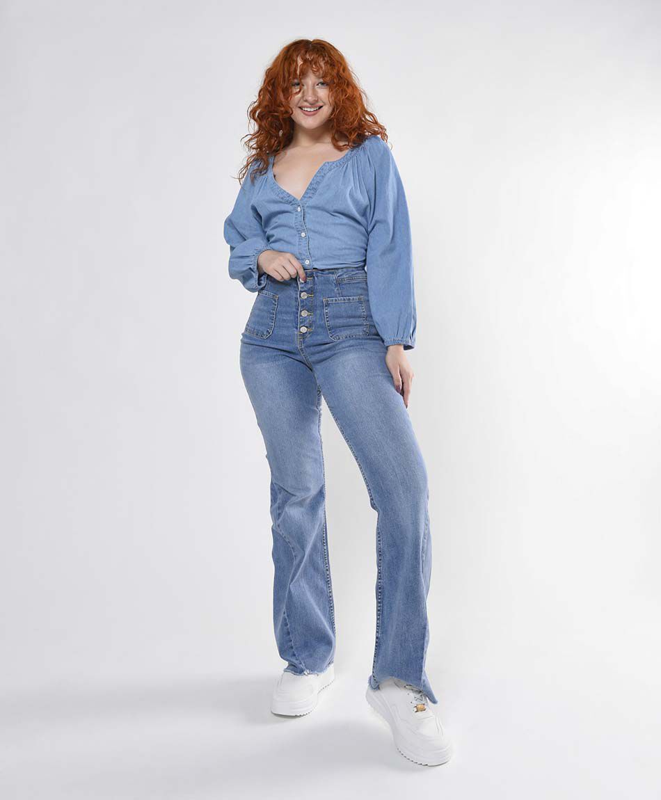 Jeans mujer corte triangular flare