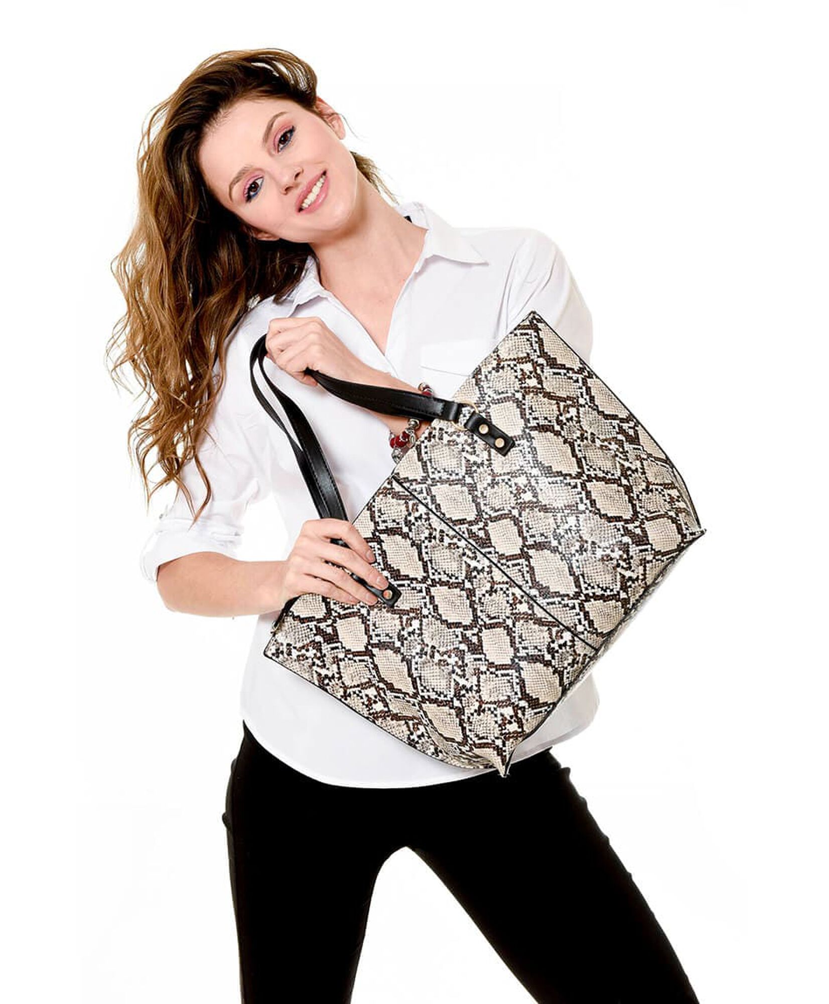 Bolso snake tachas Bolso snake tachas
