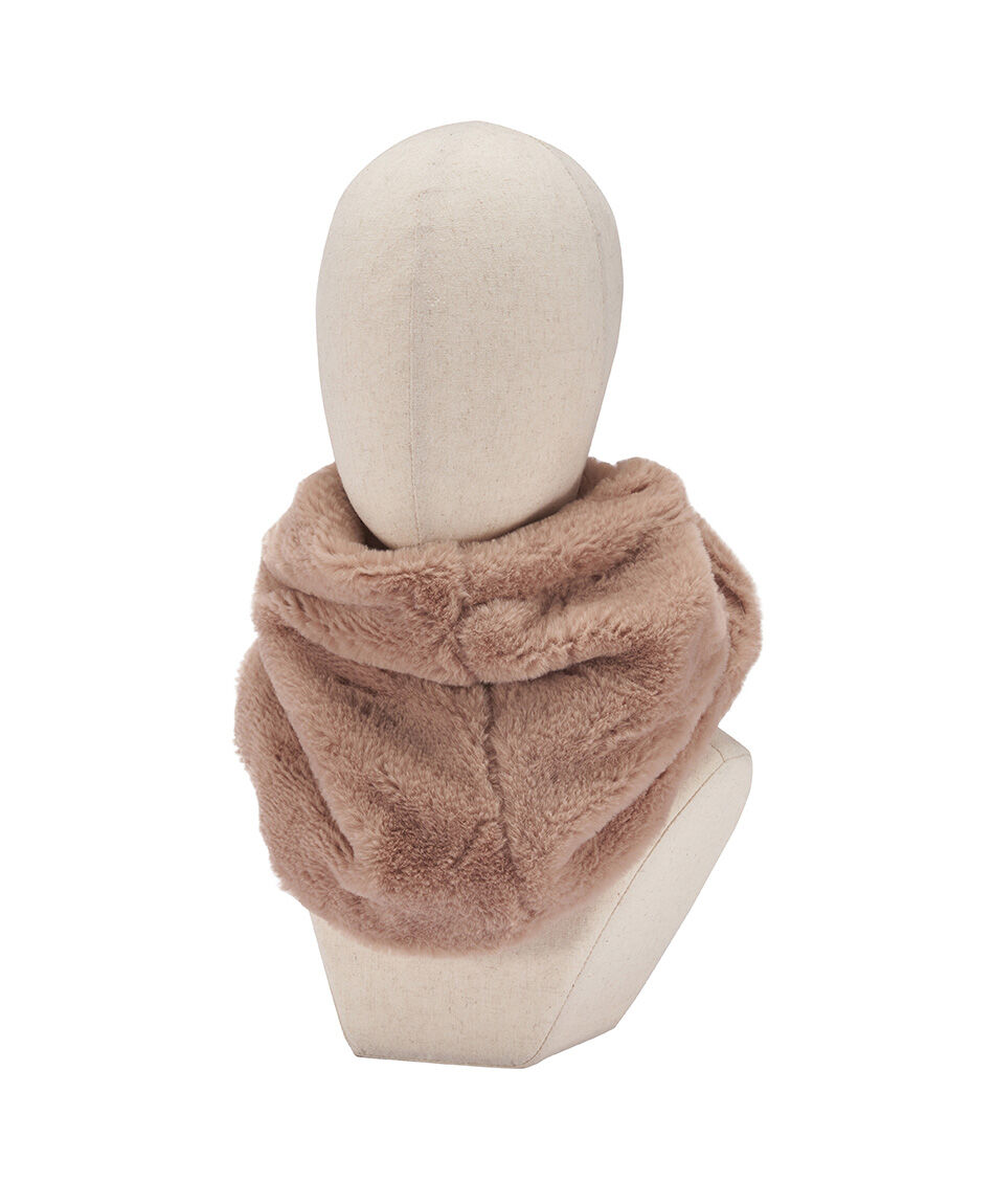 Cuello mujer pelitos