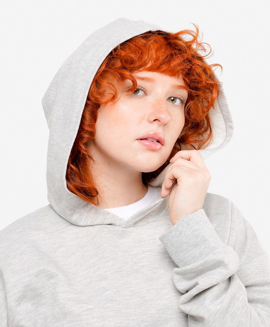 Poler&oacute;n mujer b&aacute;sico gris