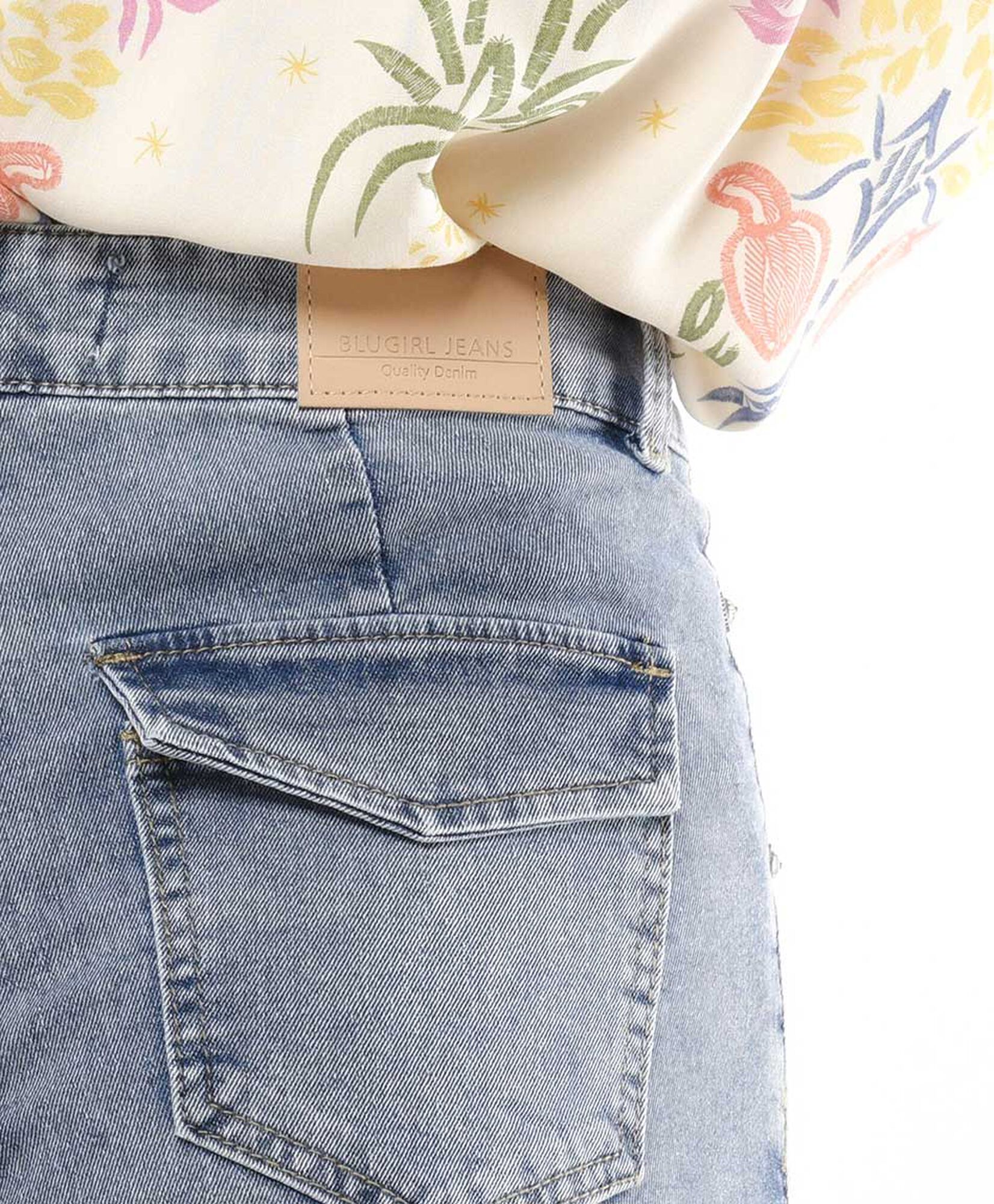 Jeans mujer tachas redondas flare Jeans mujer tachas redondas flare