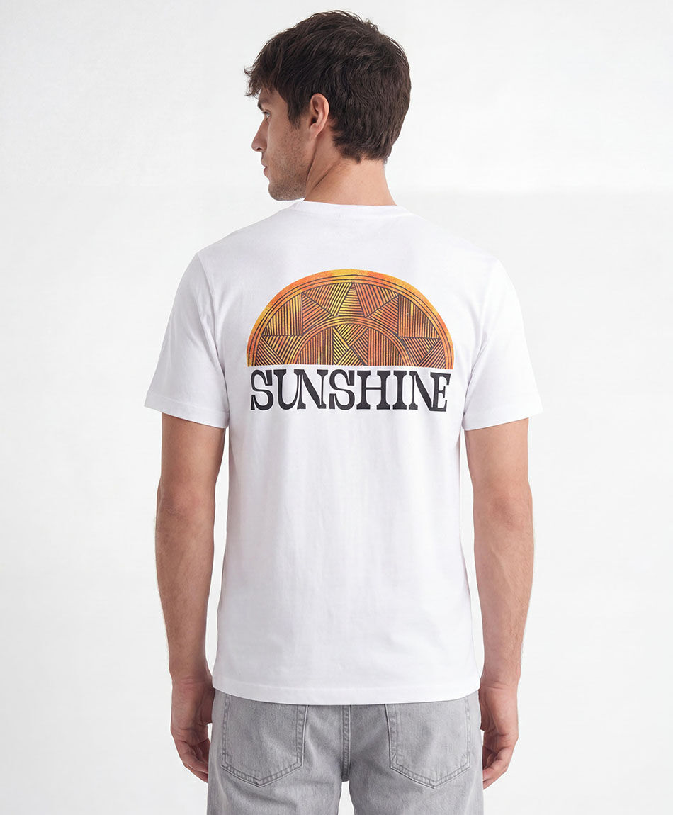 Polera hombre estampado adventure