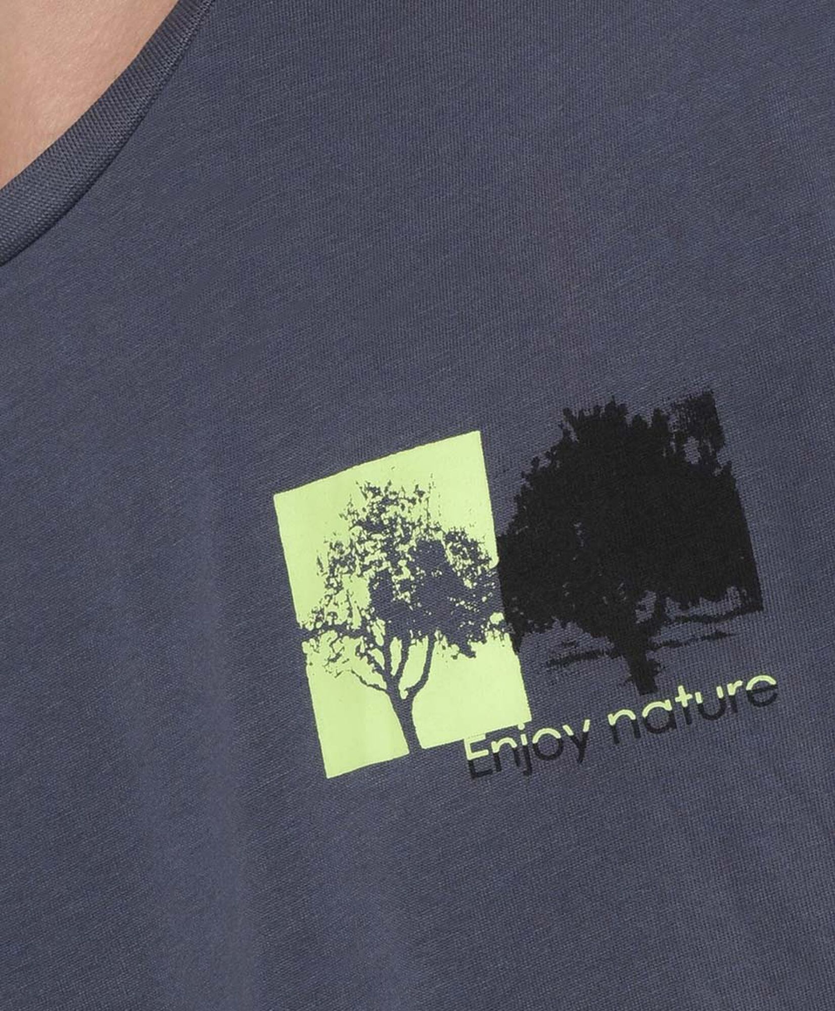 Polera hombre estampado árboles Polera hombre estampado árboles