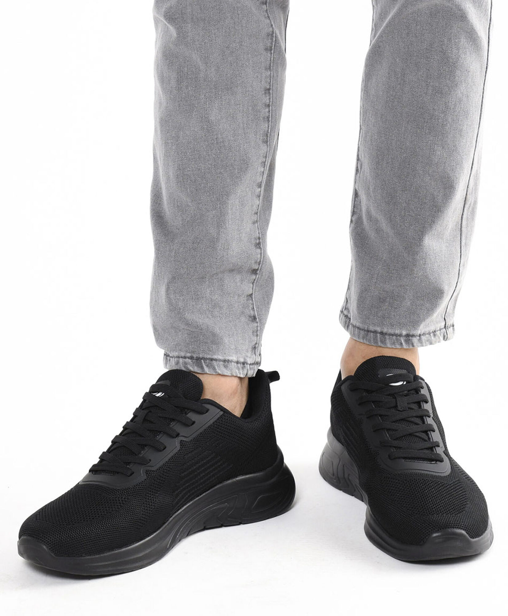 Zapatilla hombre negra Zapatilla hombre negra