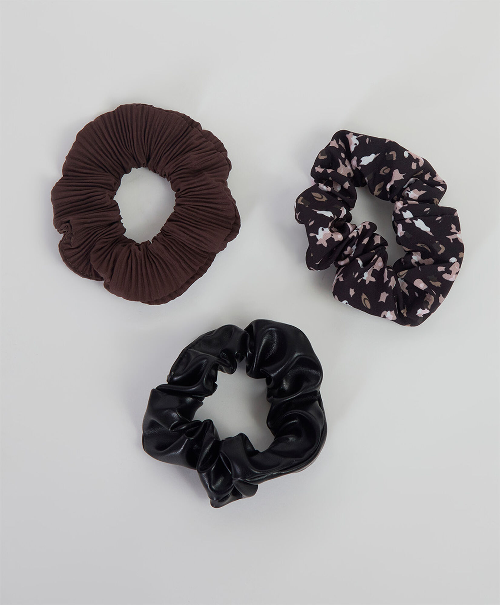 Set 3 scrunchie mujer diseños Set 3 scrunchie mujer diseños