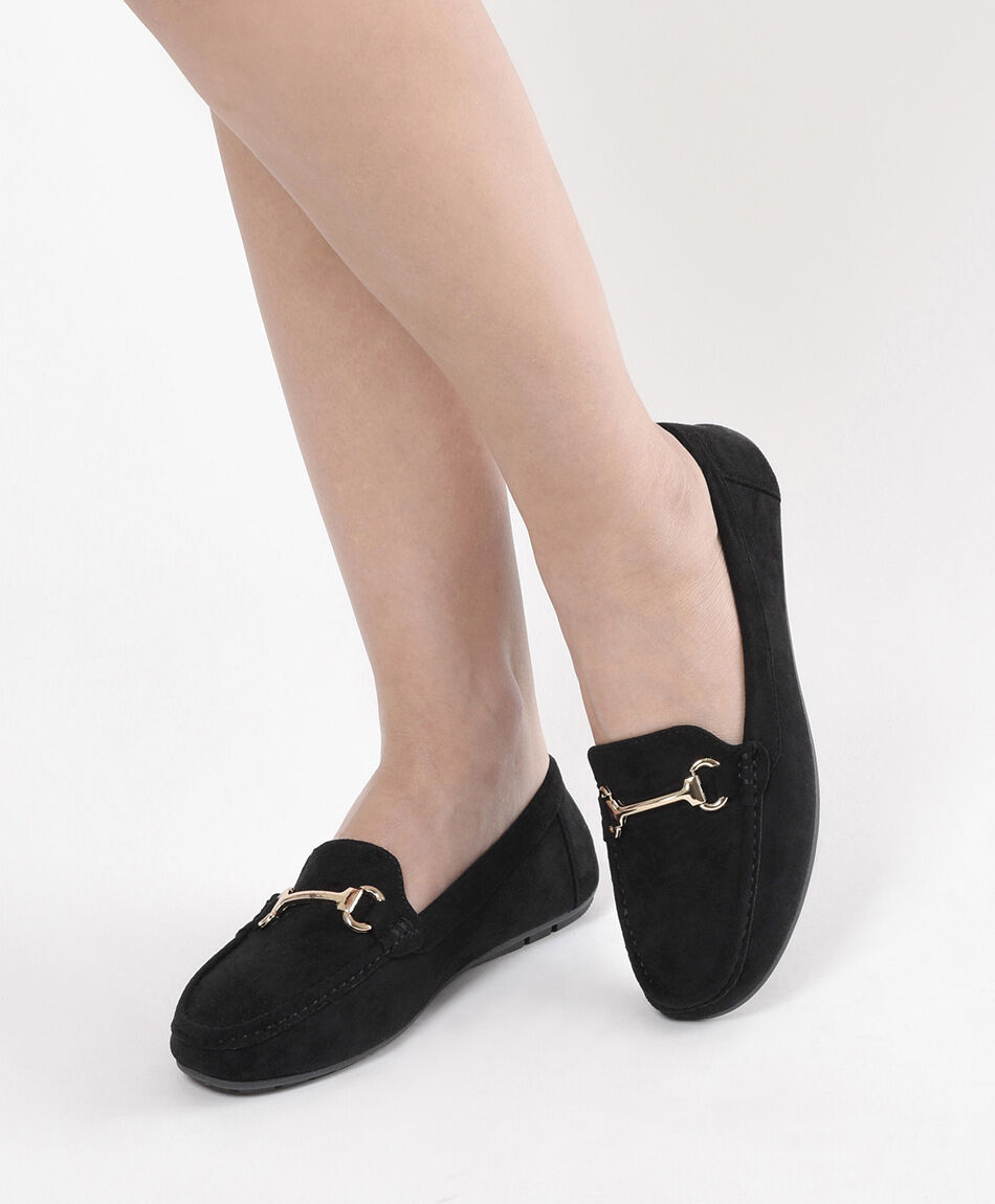 Mocas&iacute;n mujer hebilla dorada