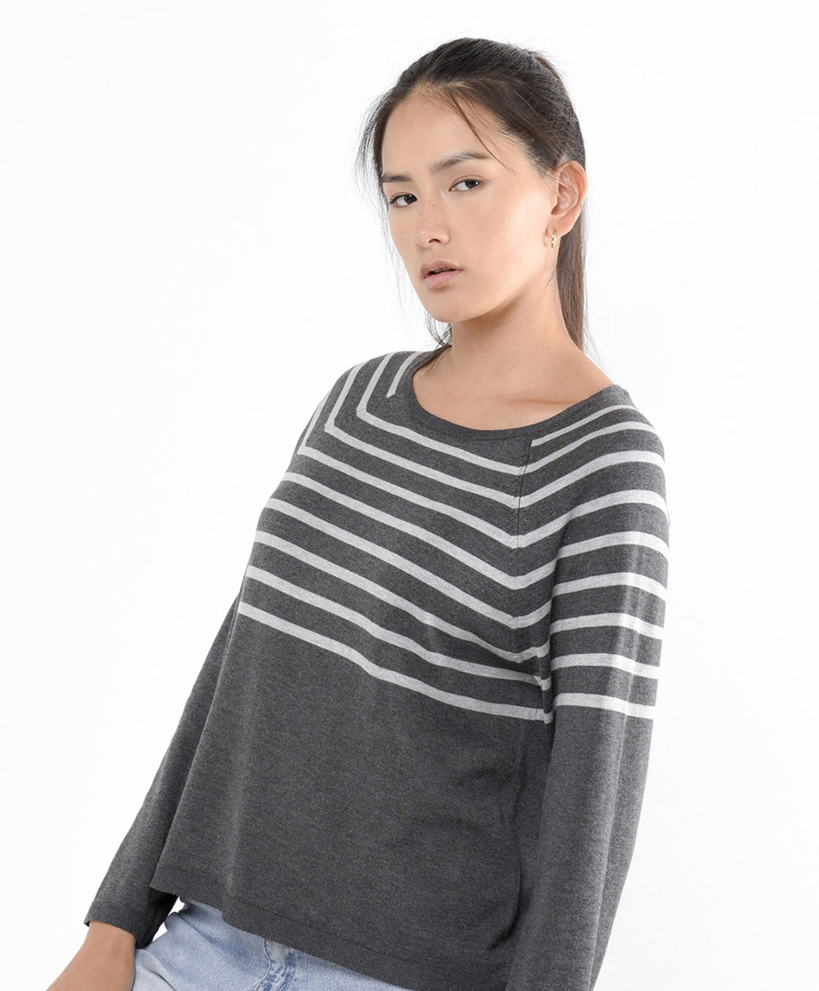 Sweater mujer mitad líneas Sweater mujer mitad líneas