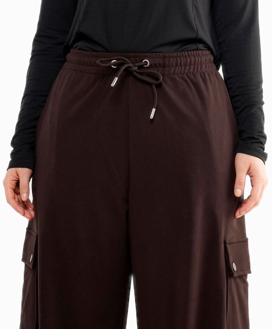 Pantal&oacute;n mujer cargo brown