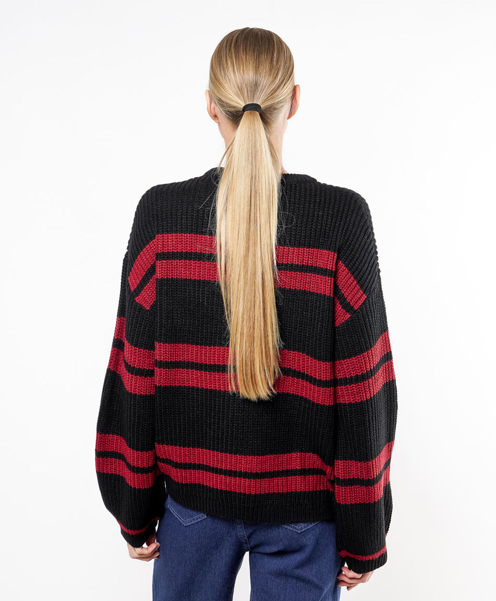 Sweater mujer líneas negro y rojo Sweater mujer líneas negro y rojo