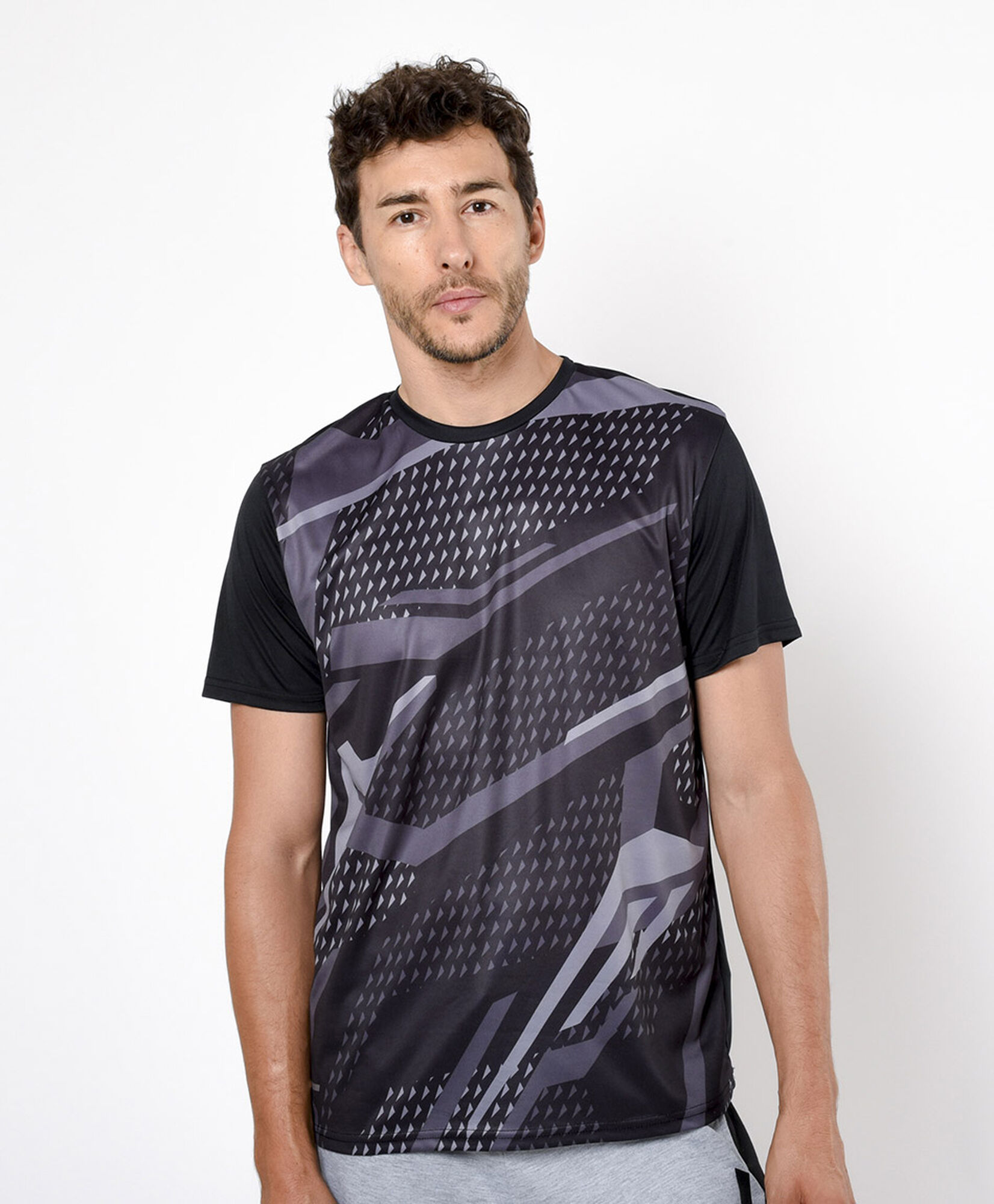 Polera deportiva hombre triángulos Polera deportiva hombre triángulos