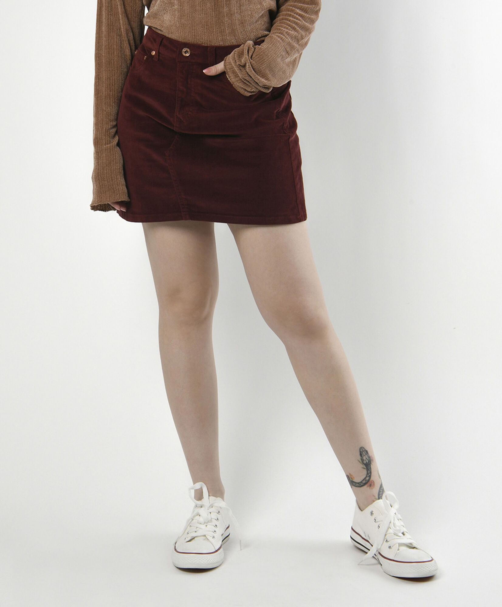 Mini falda mujer corderoy rojo oscuro Mini falda mujer corderoy rojo oscuro