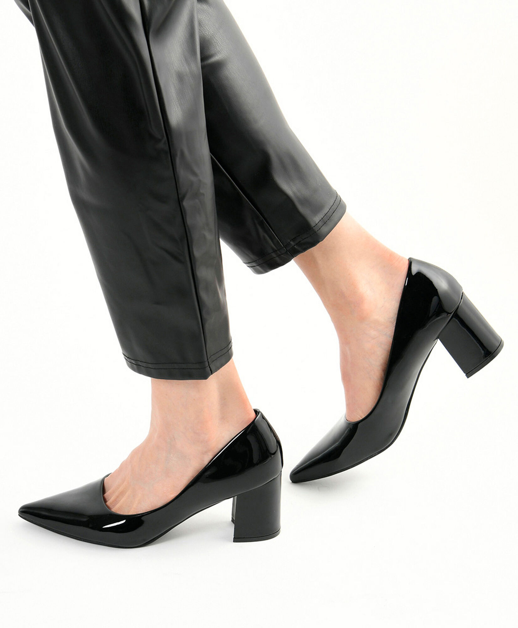 Zapato mujer charol medio taco Zapato mujer charol medio taco