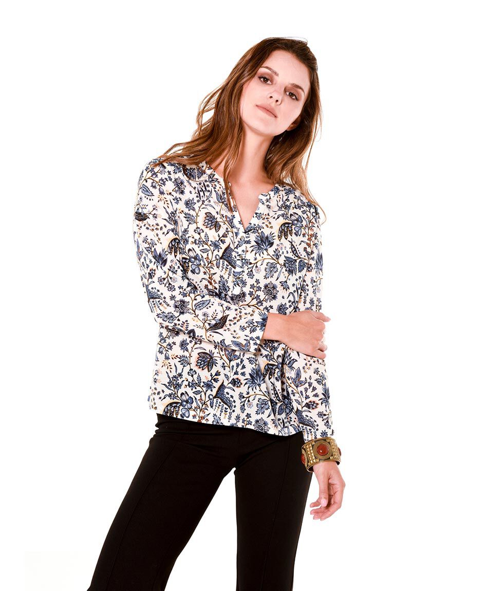 Polera botones estampada