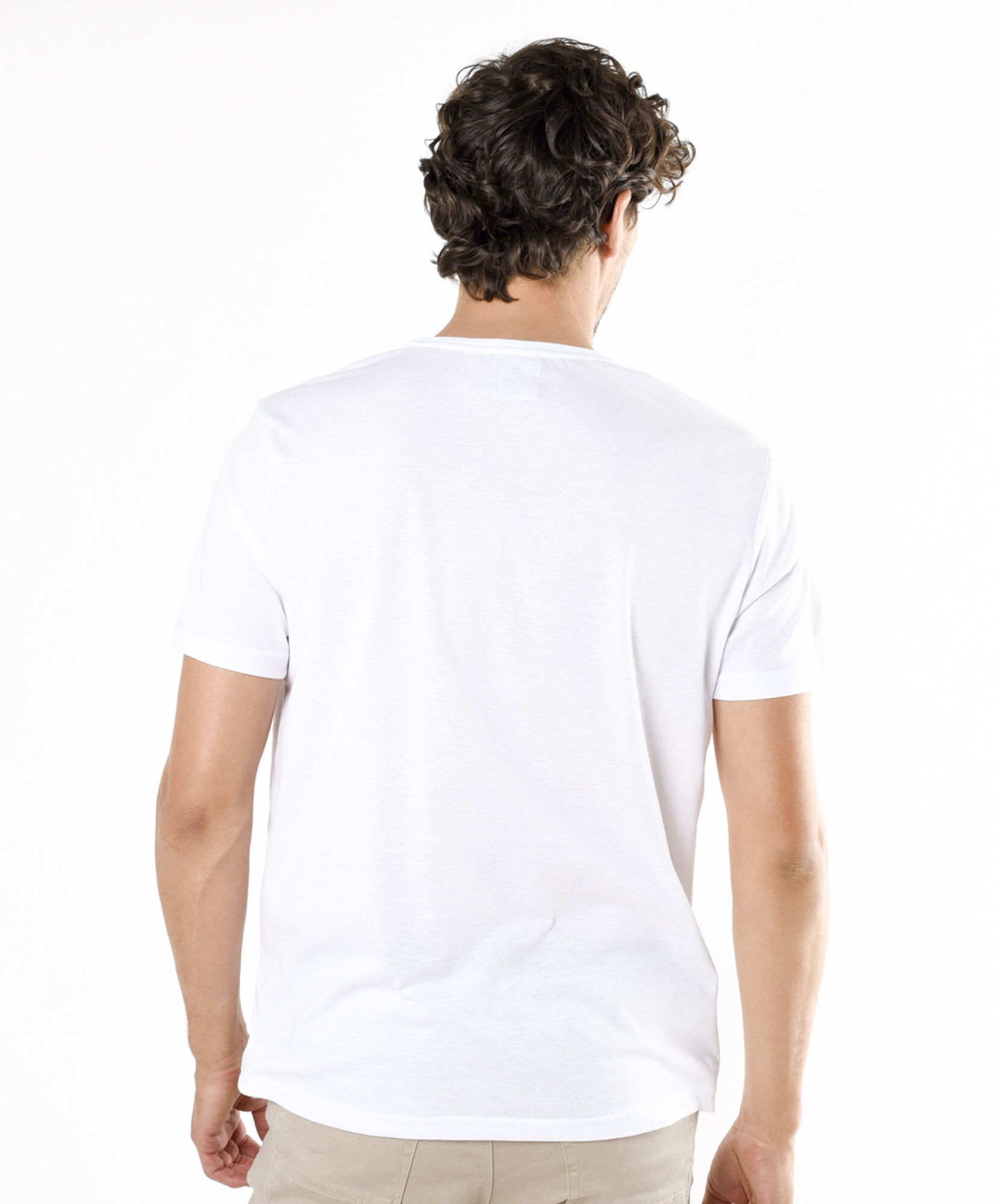 Polera hombre colores neutros mini etiqueta Polera hombre colores neutros mini etiqueta