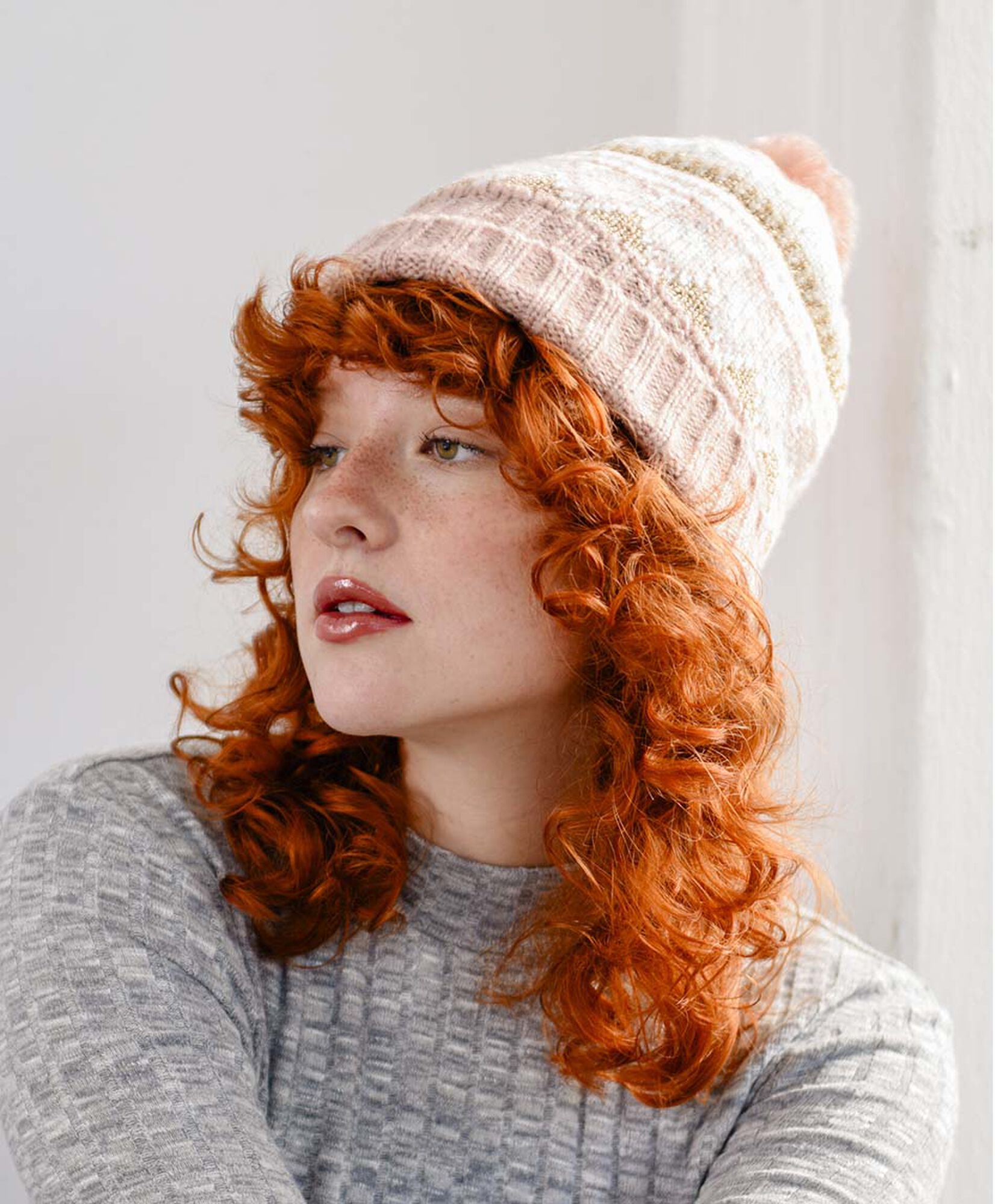 Gorro mujer nordic rosado brillos Gorro mujer nordic rosado brillos