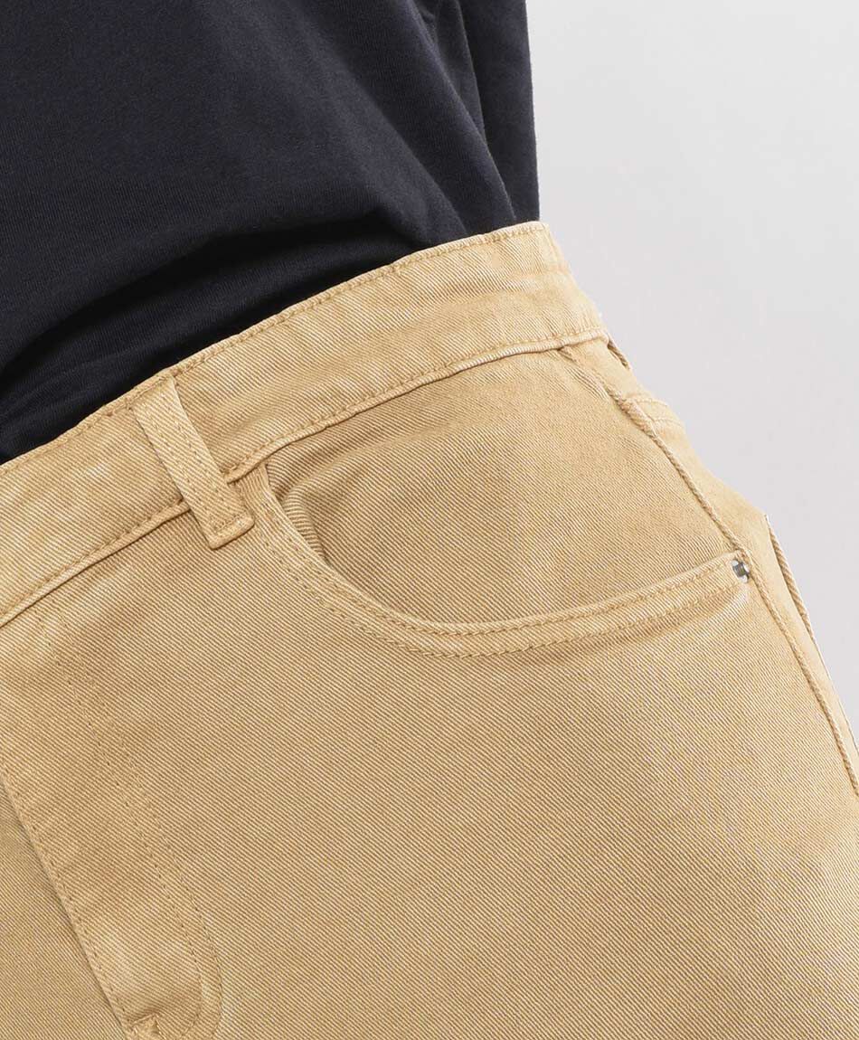 Pantal&oacute;n mujer color basta desflecada