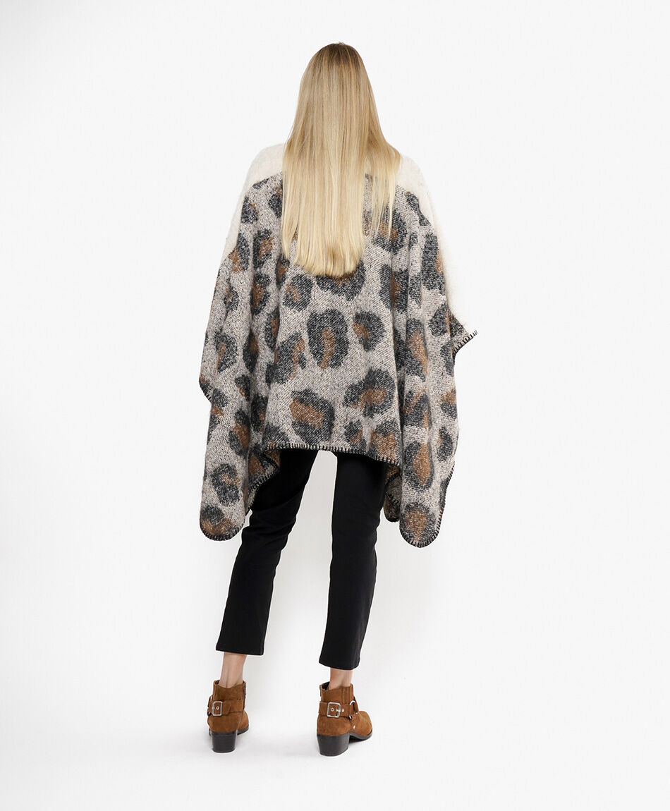 Poncho mujer dise&ntilde;o rustico animal print