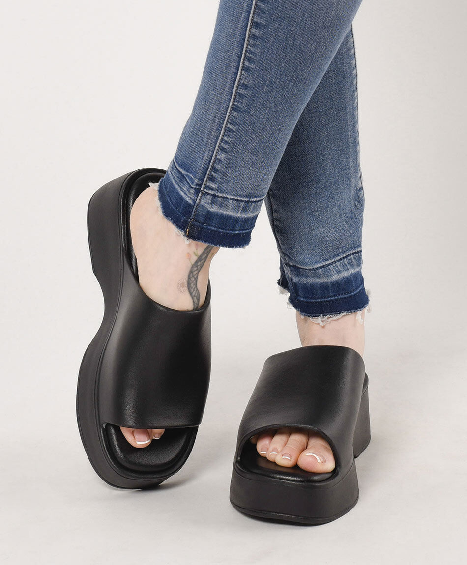 Sandalia mujer eva negra plataforma