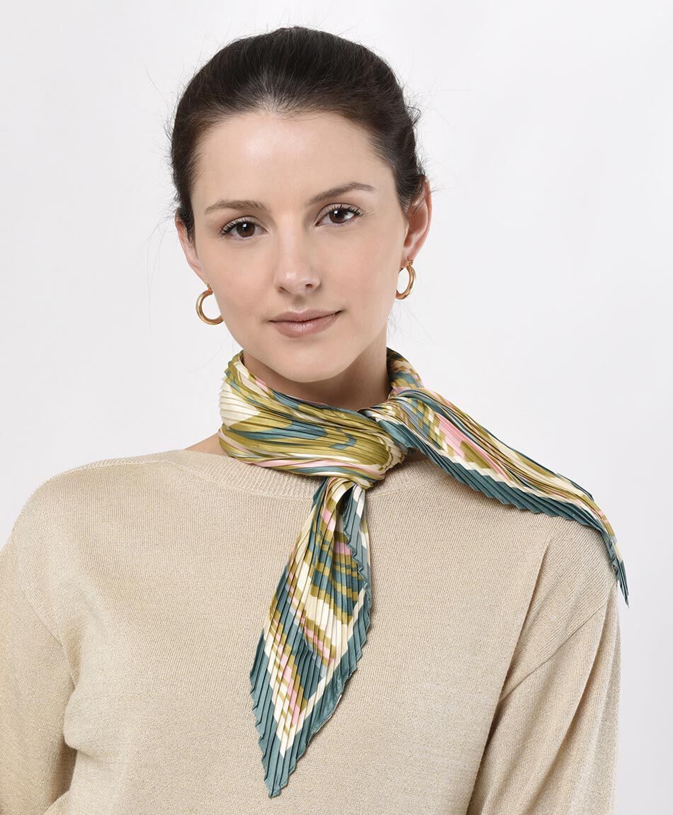 Set pa&ntilde;uelo plisado + aros argolla mujer