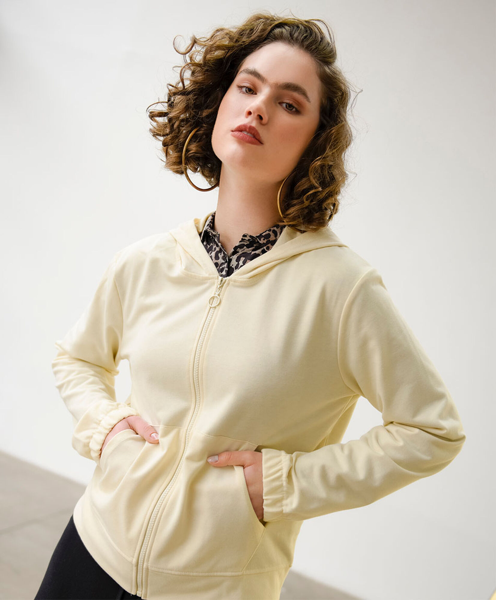 Polerón mujer clásico beige Polerón mujer clásico beige
