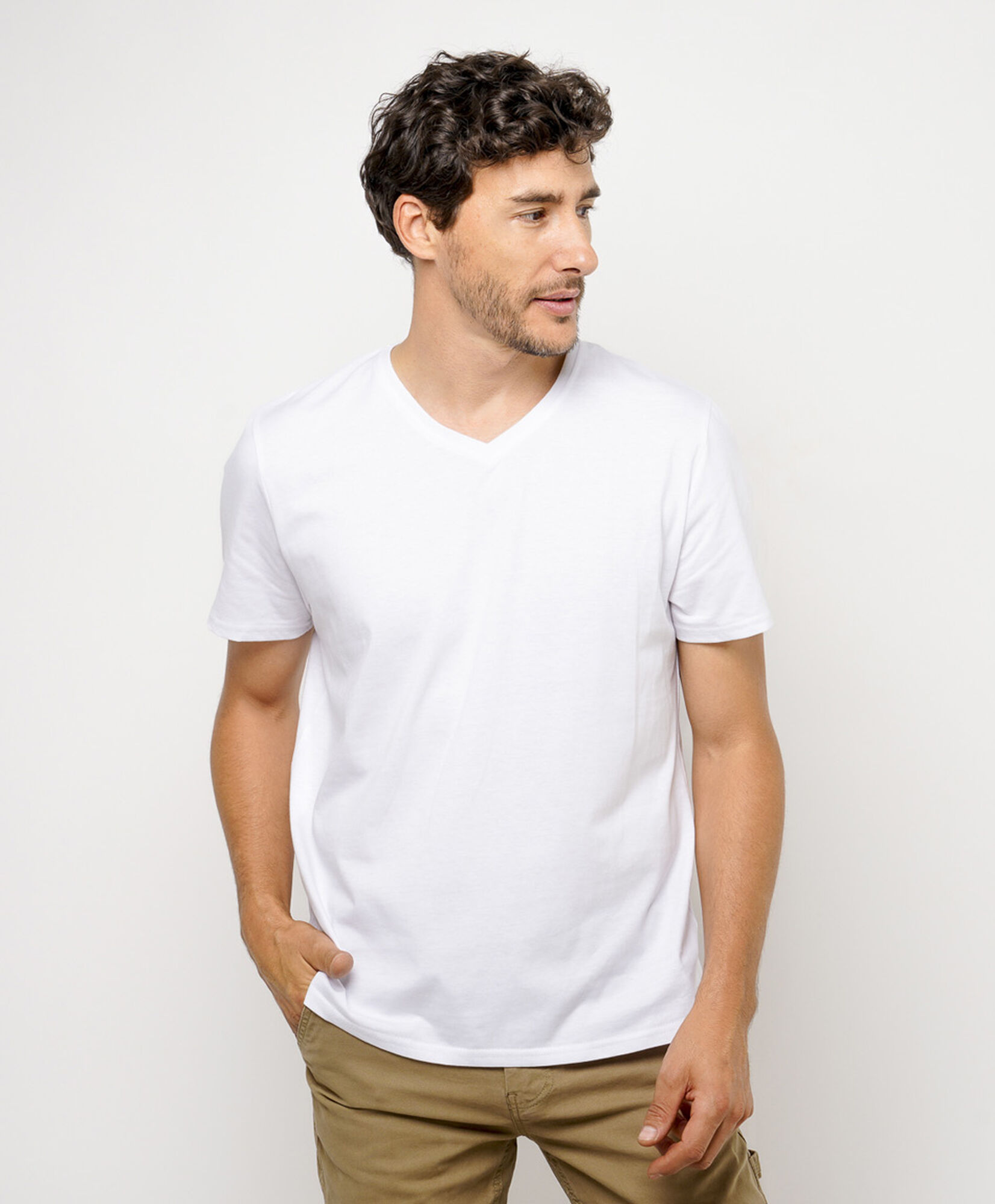 Polera hombre cuello v colores Polera hombre cuello v colores