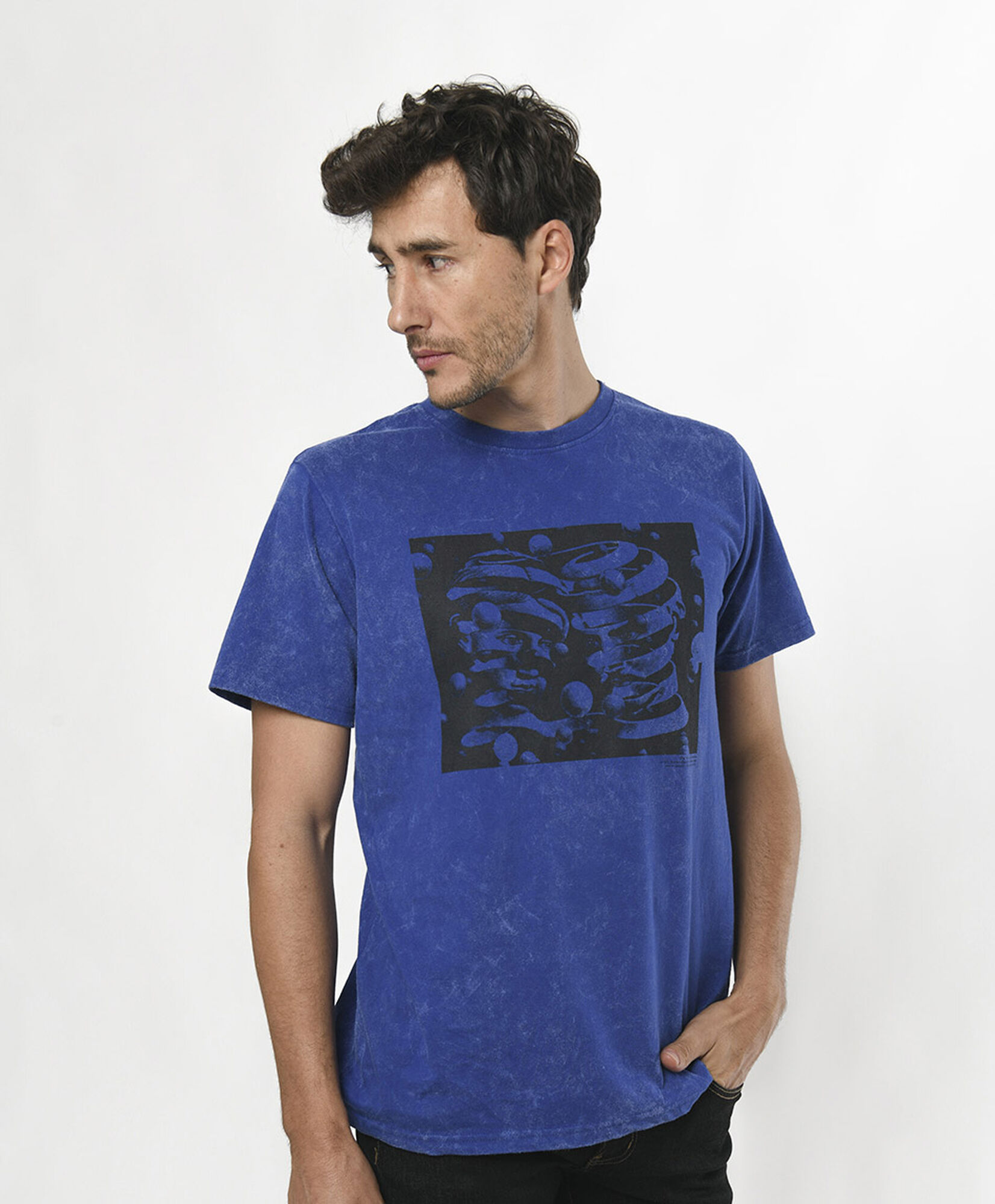 Polera hombre estampado abstracto Polera hombre estampado abstracto