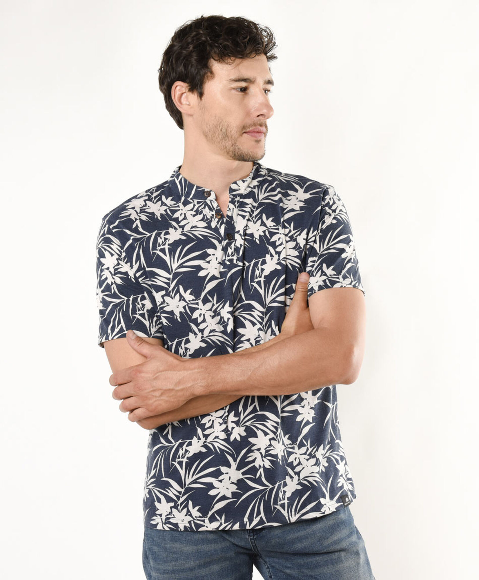 Polera hombre hojas y flores Polera hombre hojas y flores