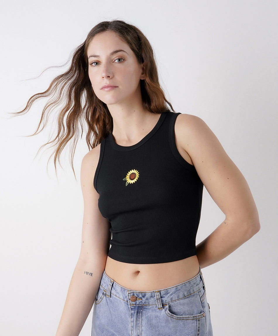 Polera mujer margarita bordada
