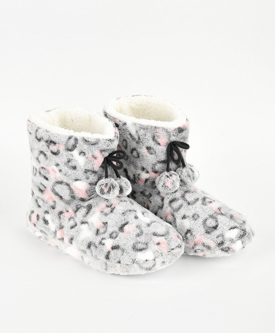Pantufla mujer animal print ca&ntilde;a alta