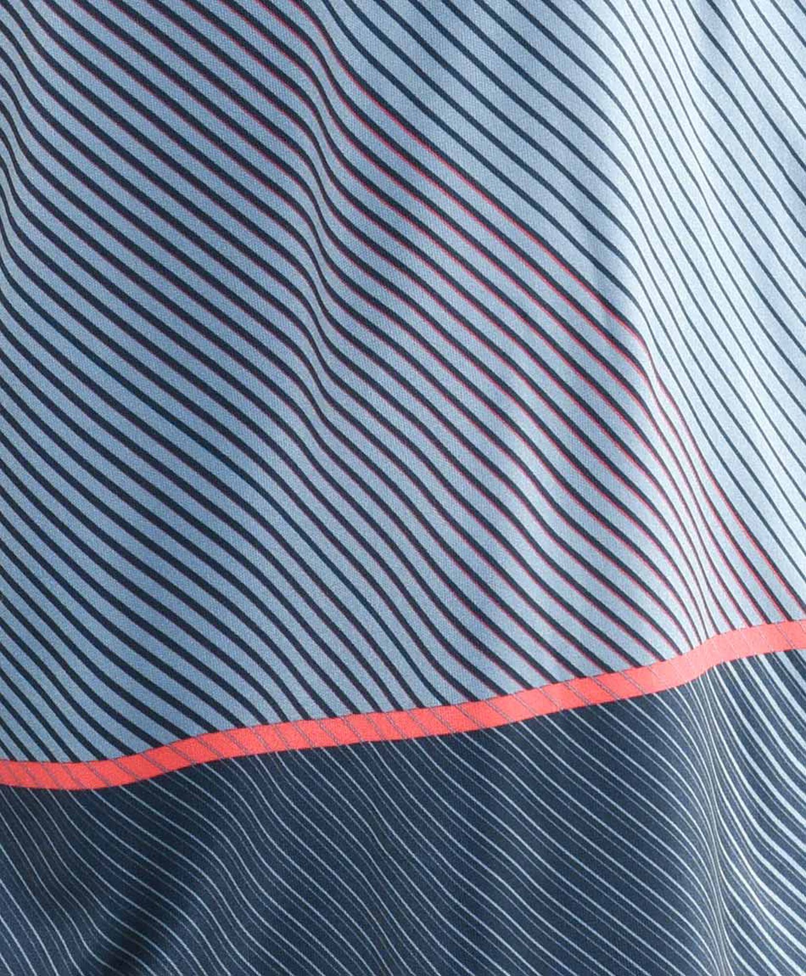 Polera deportiva hombre líneas degradé Polera deportiva hombre líneas degradé