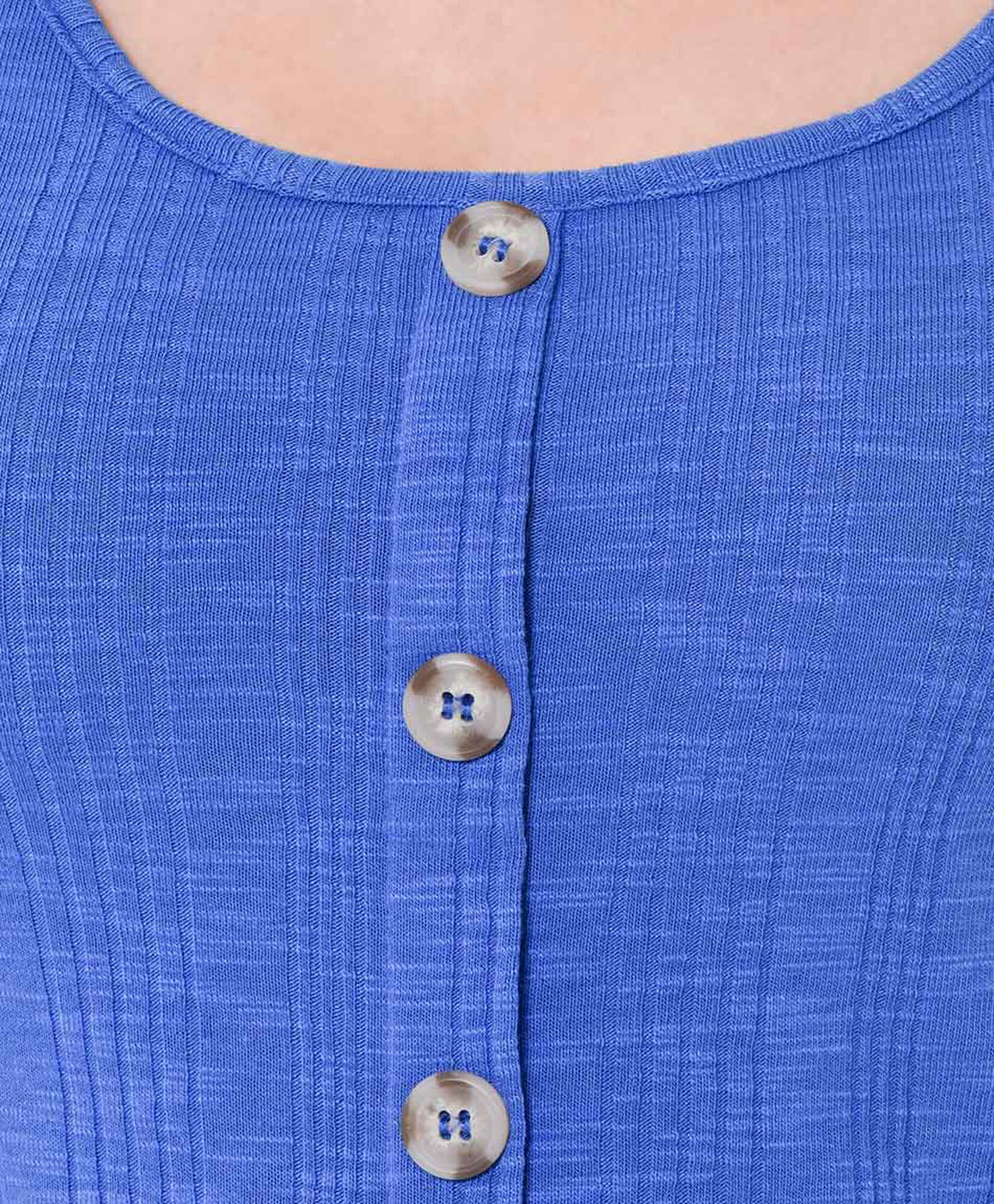 Polera canale botones Polera canale botones