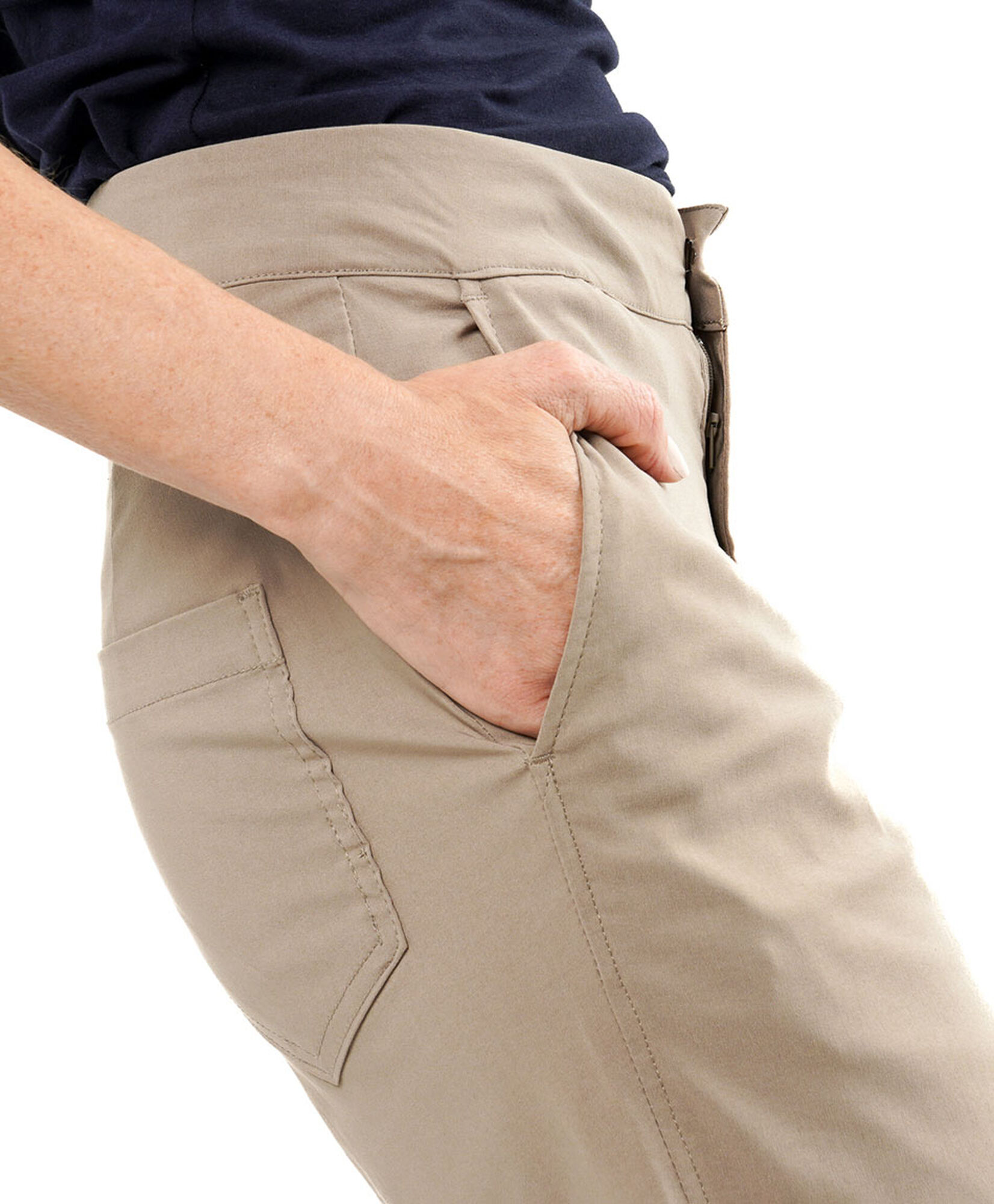 Pantalón mujer pinza botón en basta Pantalón mujer pinza botón en basta