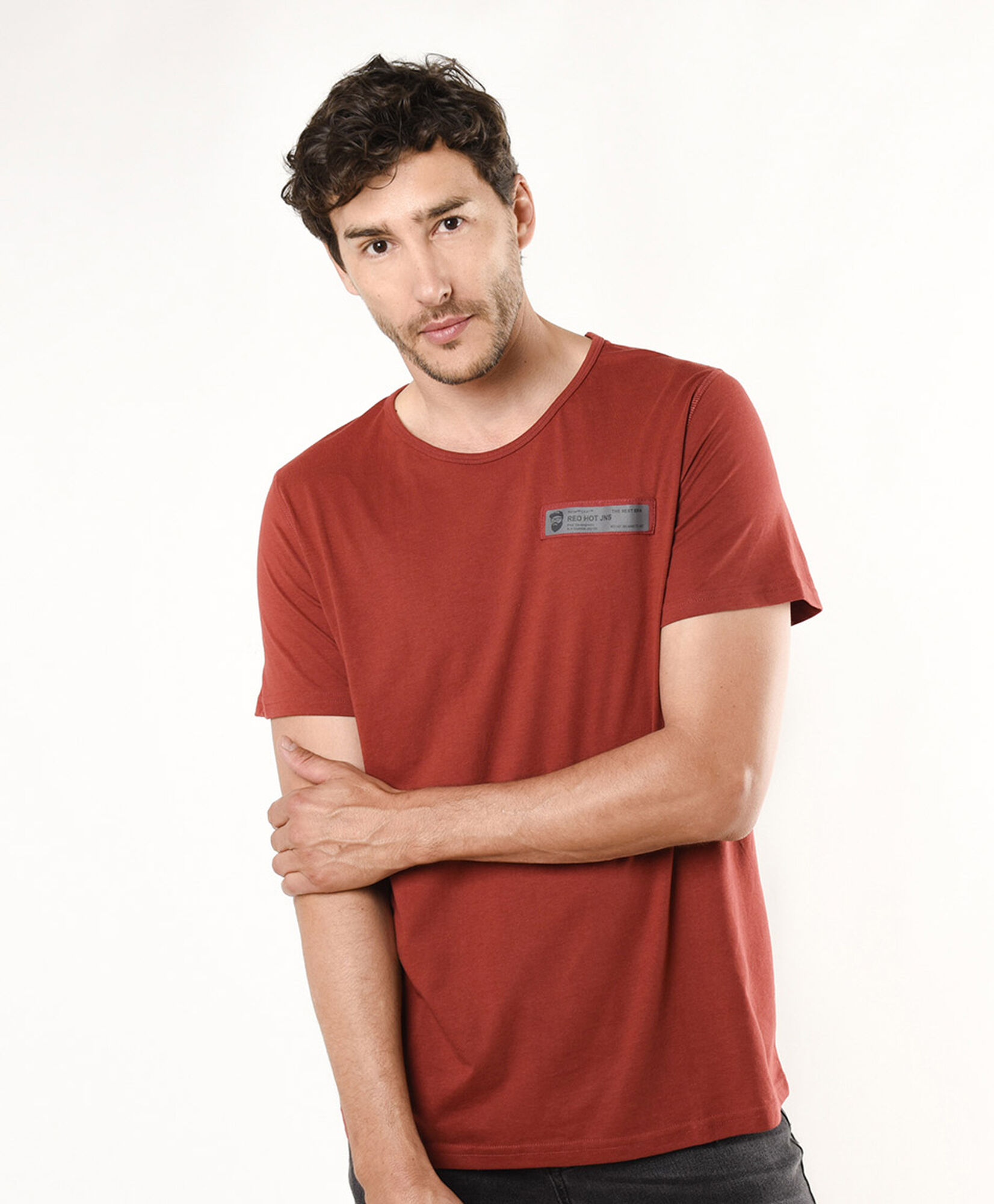 Polera hombre lisa colores parche Polera hombre lisa colores parche