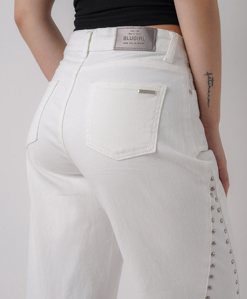Jeans mujer wide leg blancos tachas