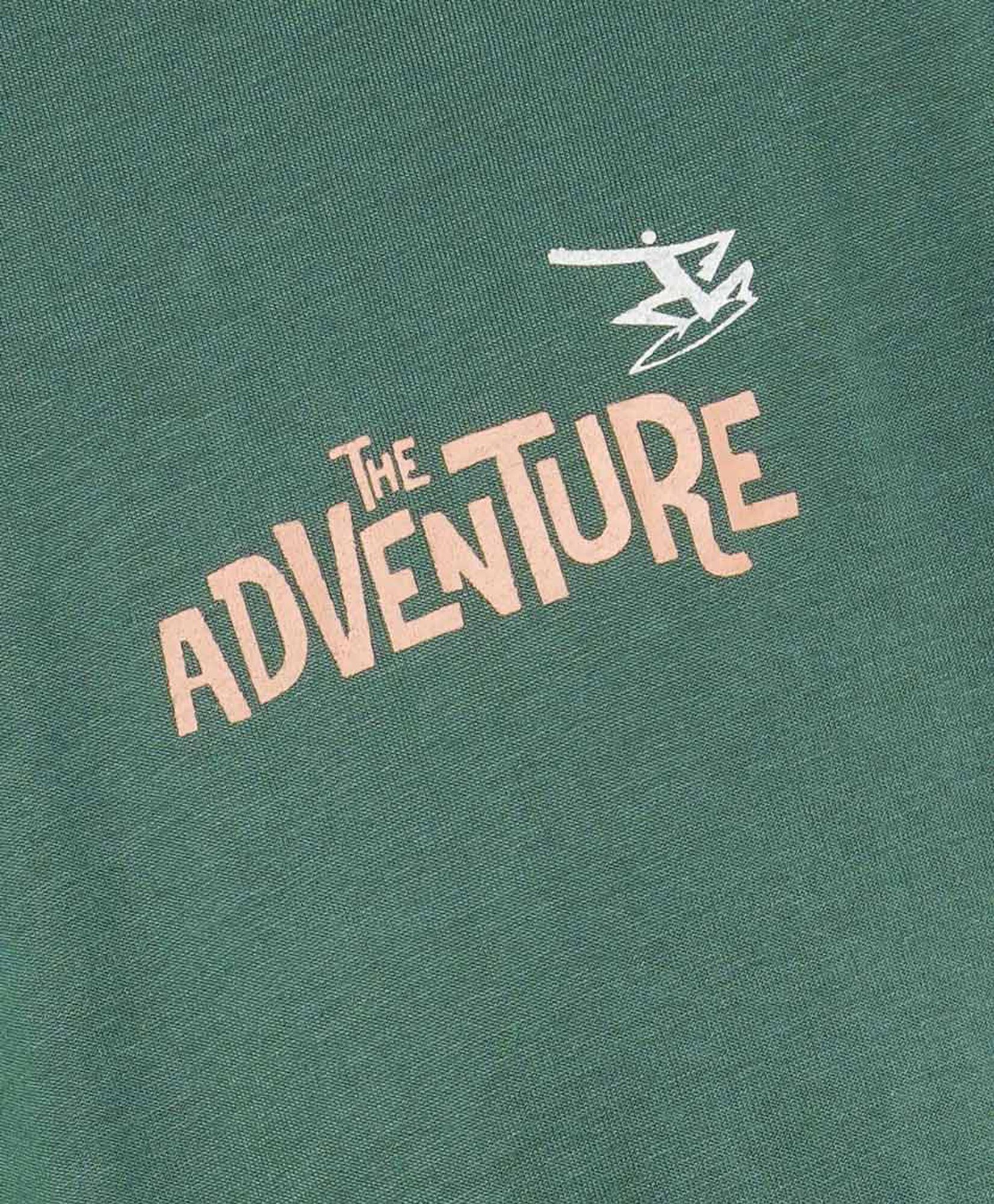 Polera hombre doble estampado adventure Polera hombre doble estampado adventure