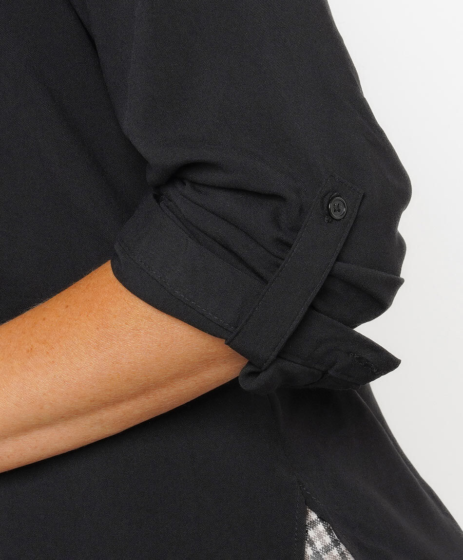 Blusa mujer cuello mao negra