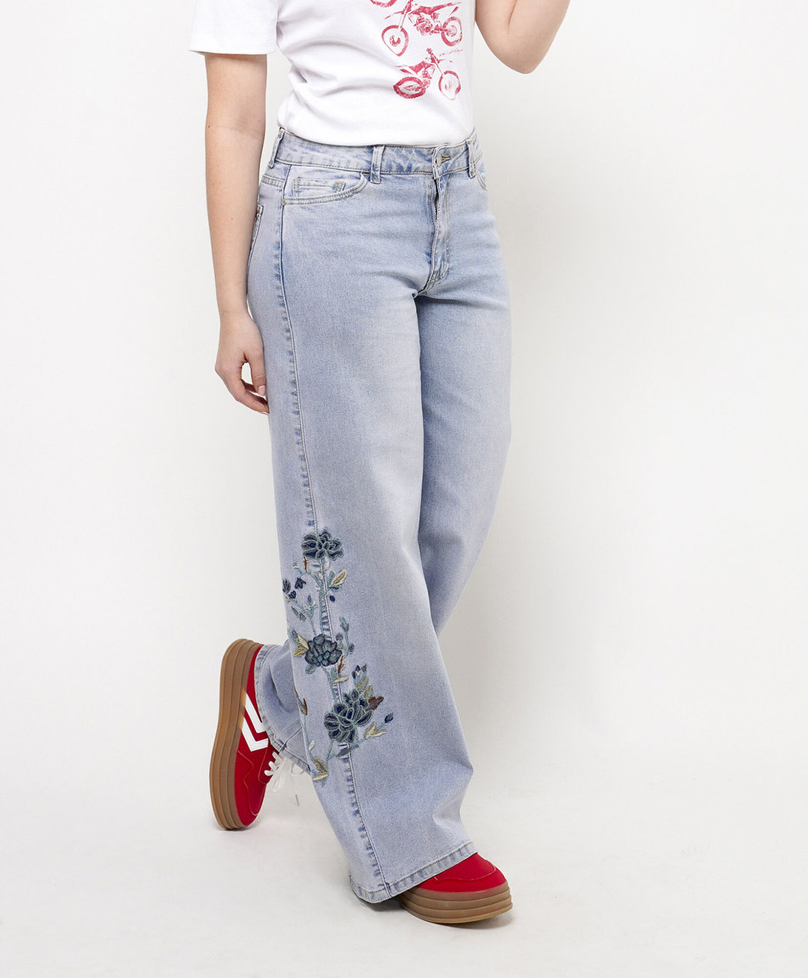 Jeans mujer bordado floral Jeans mujer bordado floral