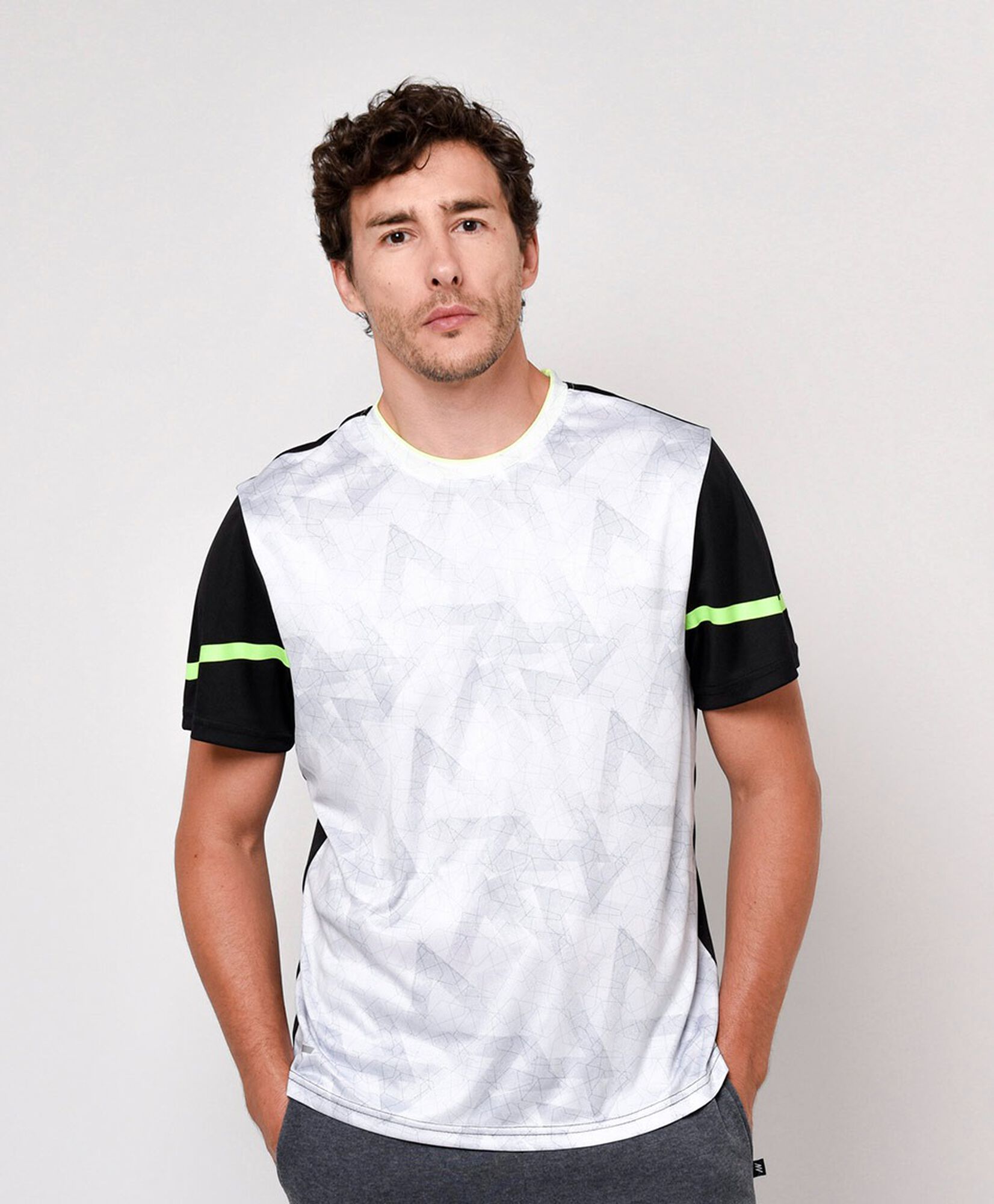 Polera deportiva hombre mix color Polera deportiva hombre mix color