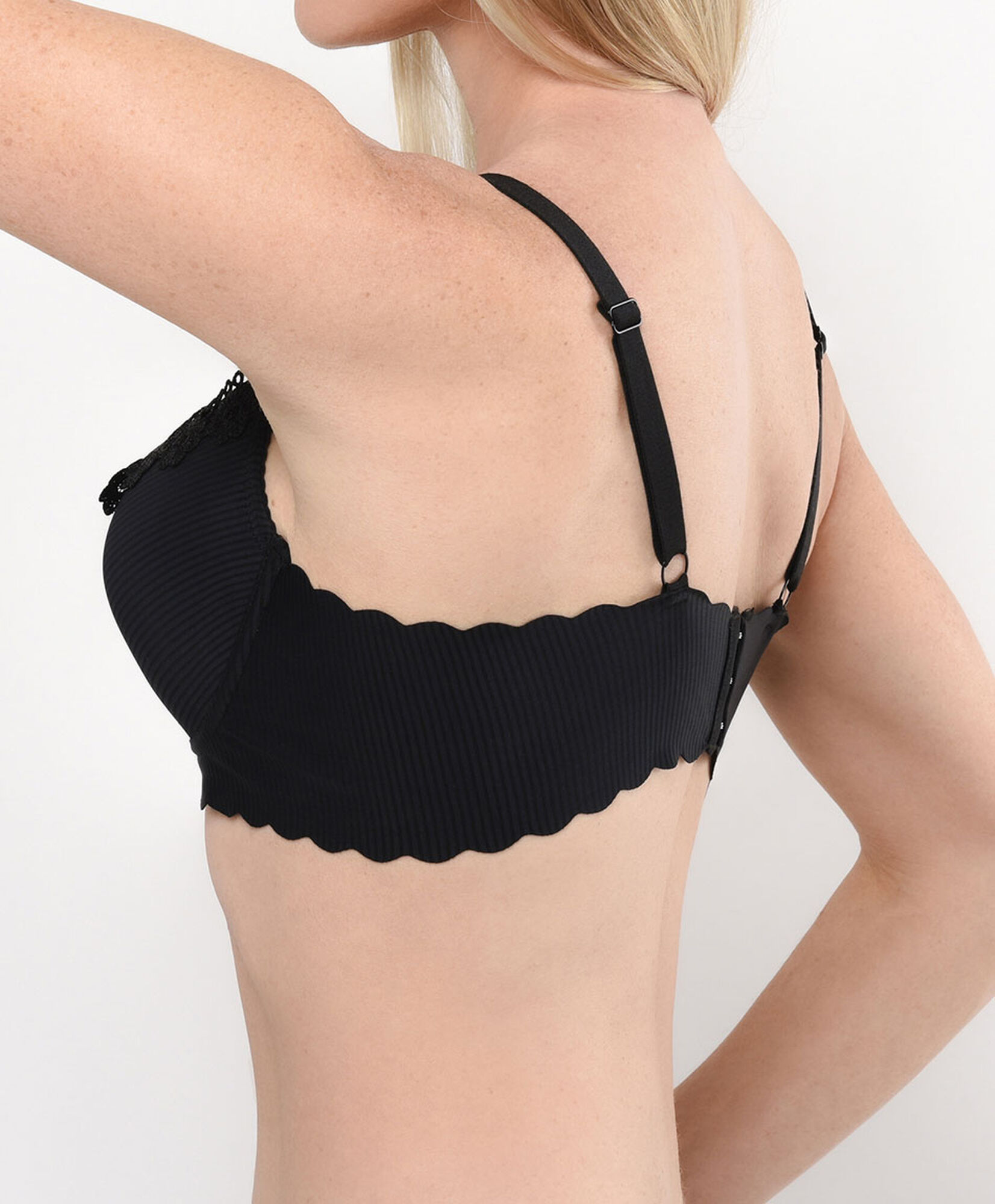 Sostén mujer encajes mini líneas seamless Sostén mujer encajes mini líneas seamless