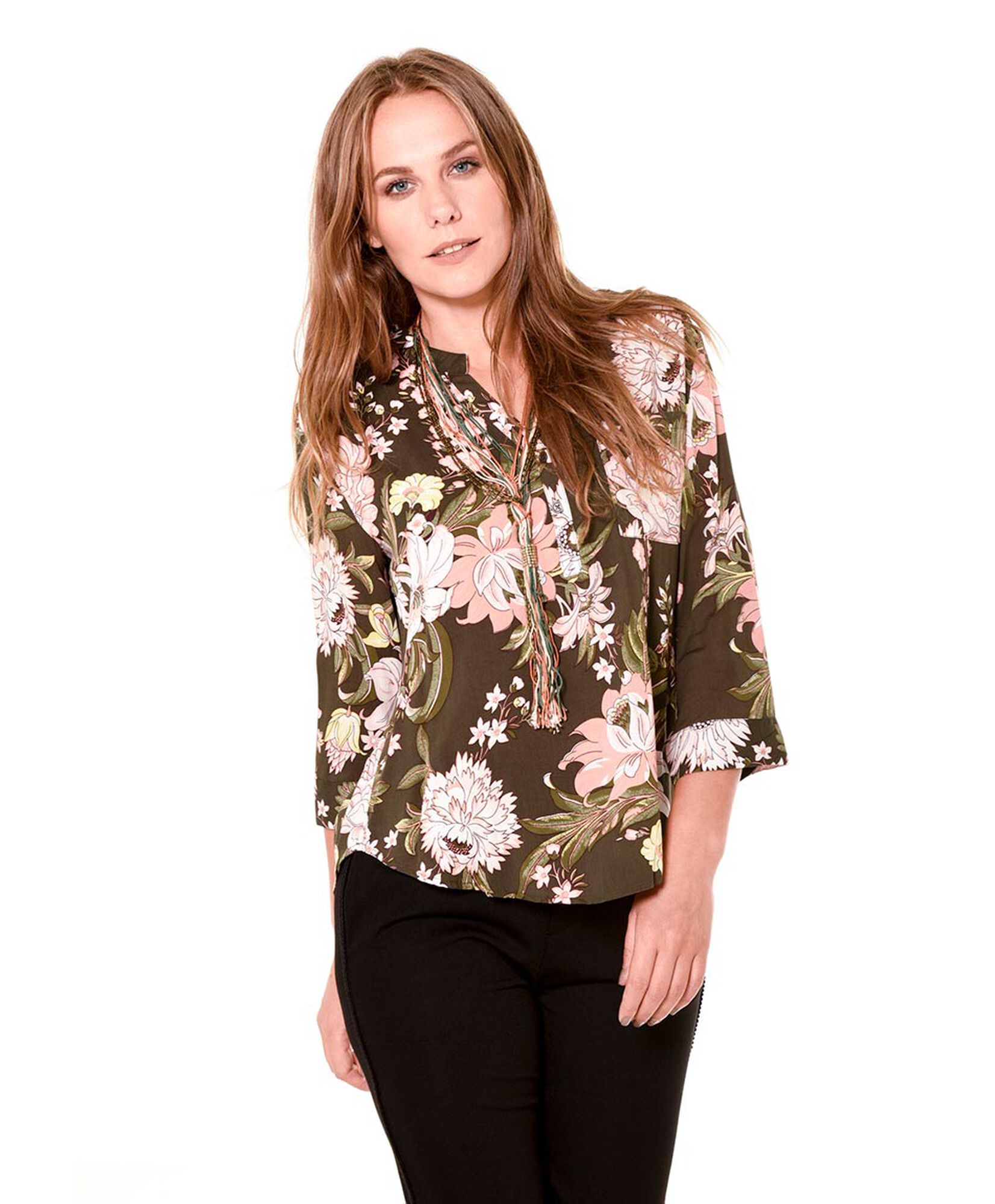 Blusa mao flores Blusa mao flores