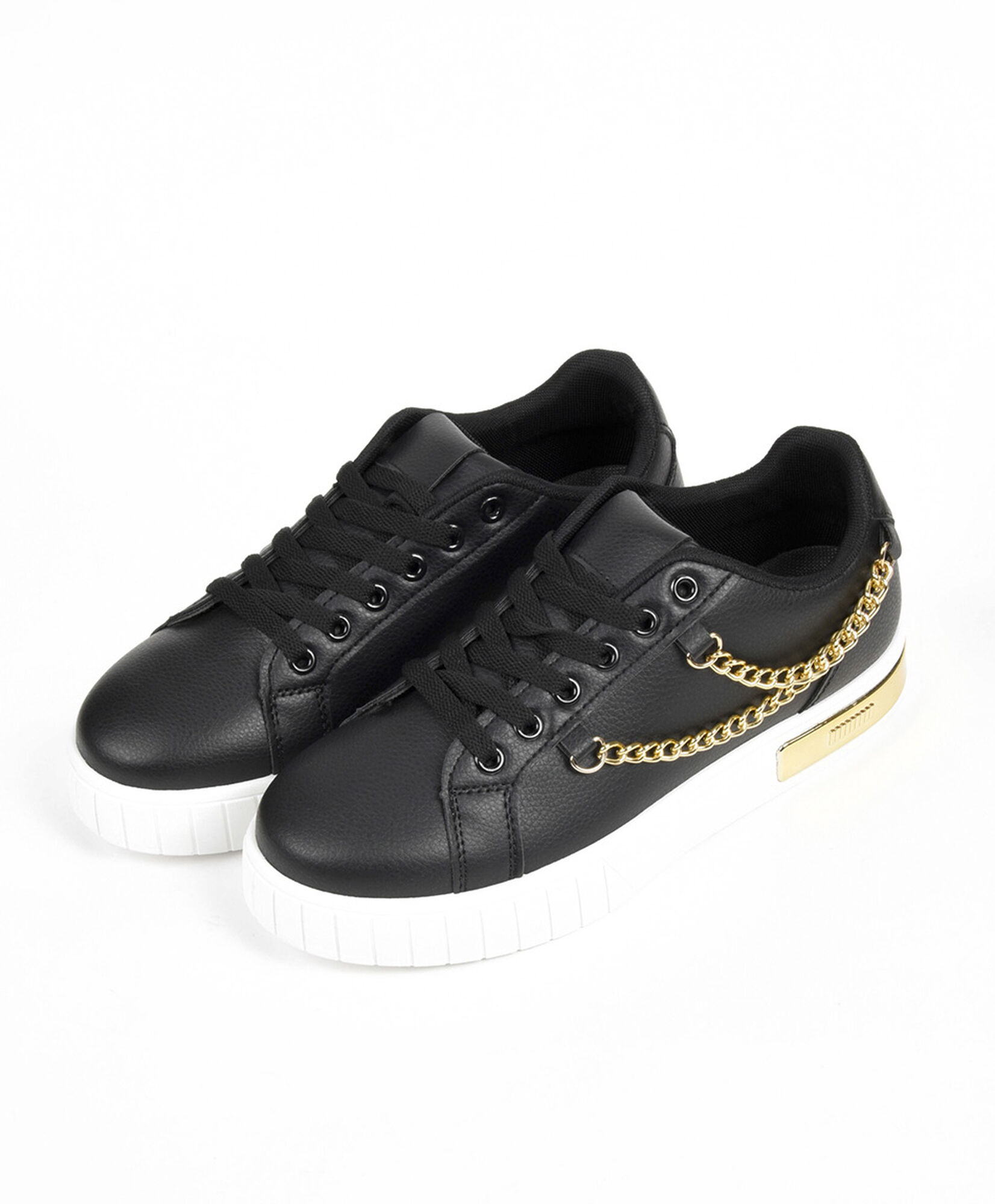 Zapatilla mujer cadenas doradas Zapatilla mujer cadenas doradas