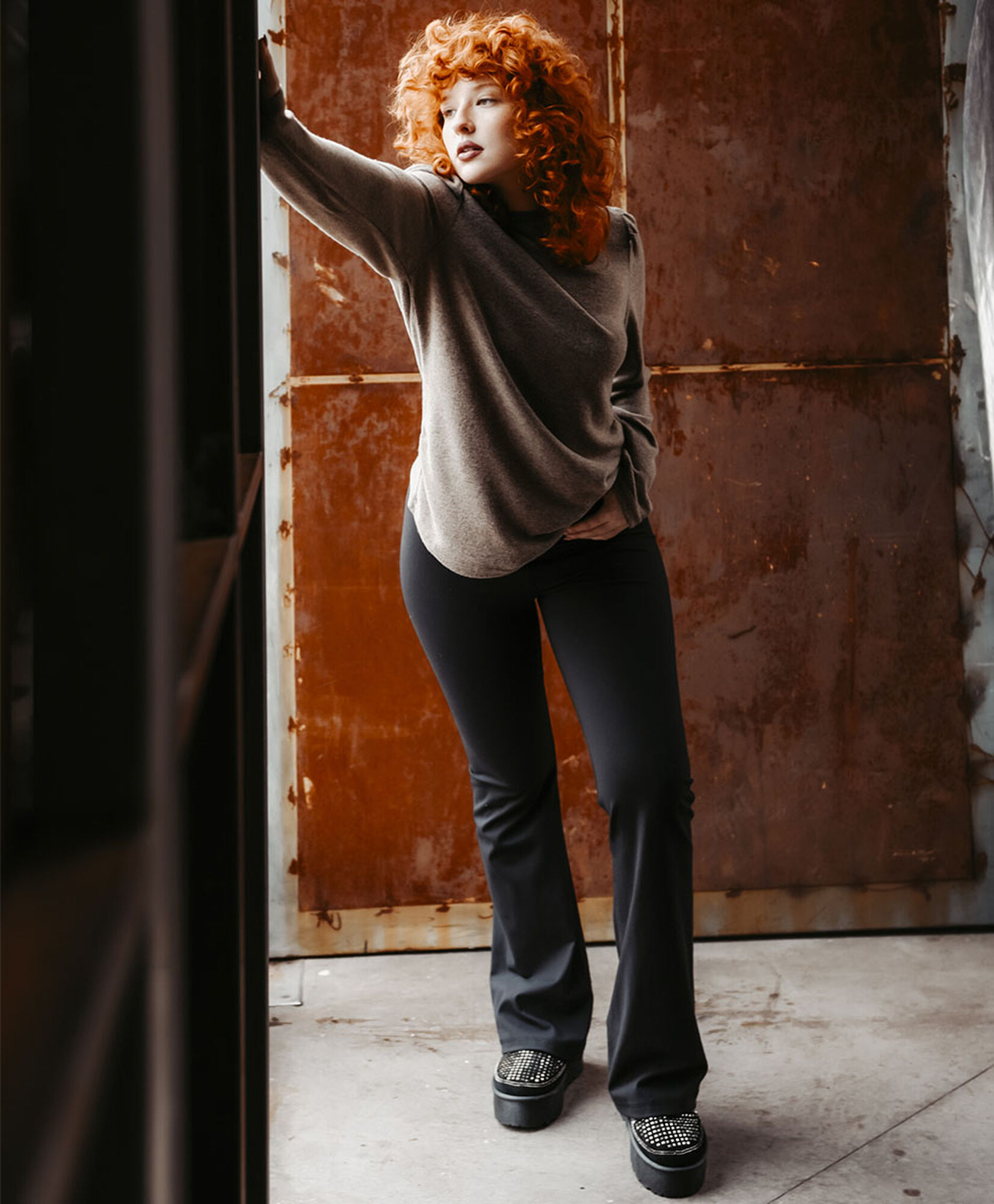 Pantalón mujer estilo leggins flare Pantalón mujer estilo leggins flare