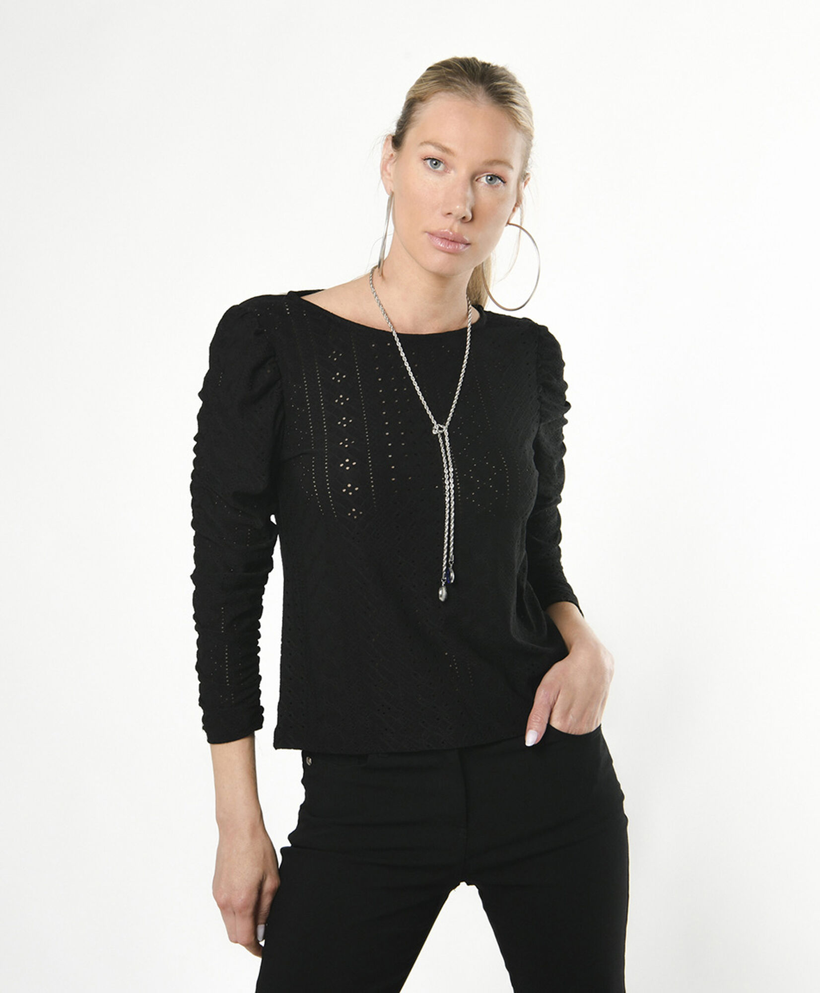 Polera mujer calada diseño Polera mujer calada diseño